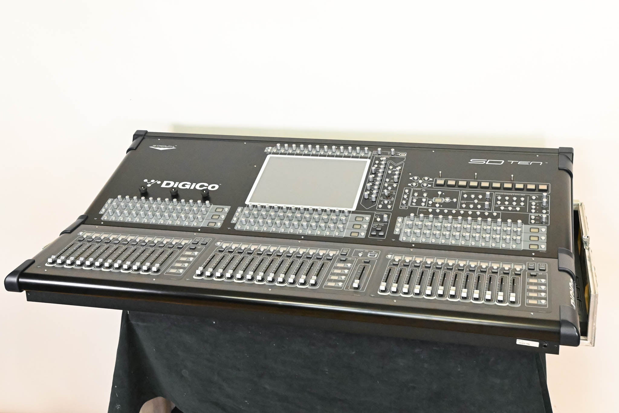DiGiCo SD10 Digital Mixing Console w/ Waves Card, ST Optical & Road Case