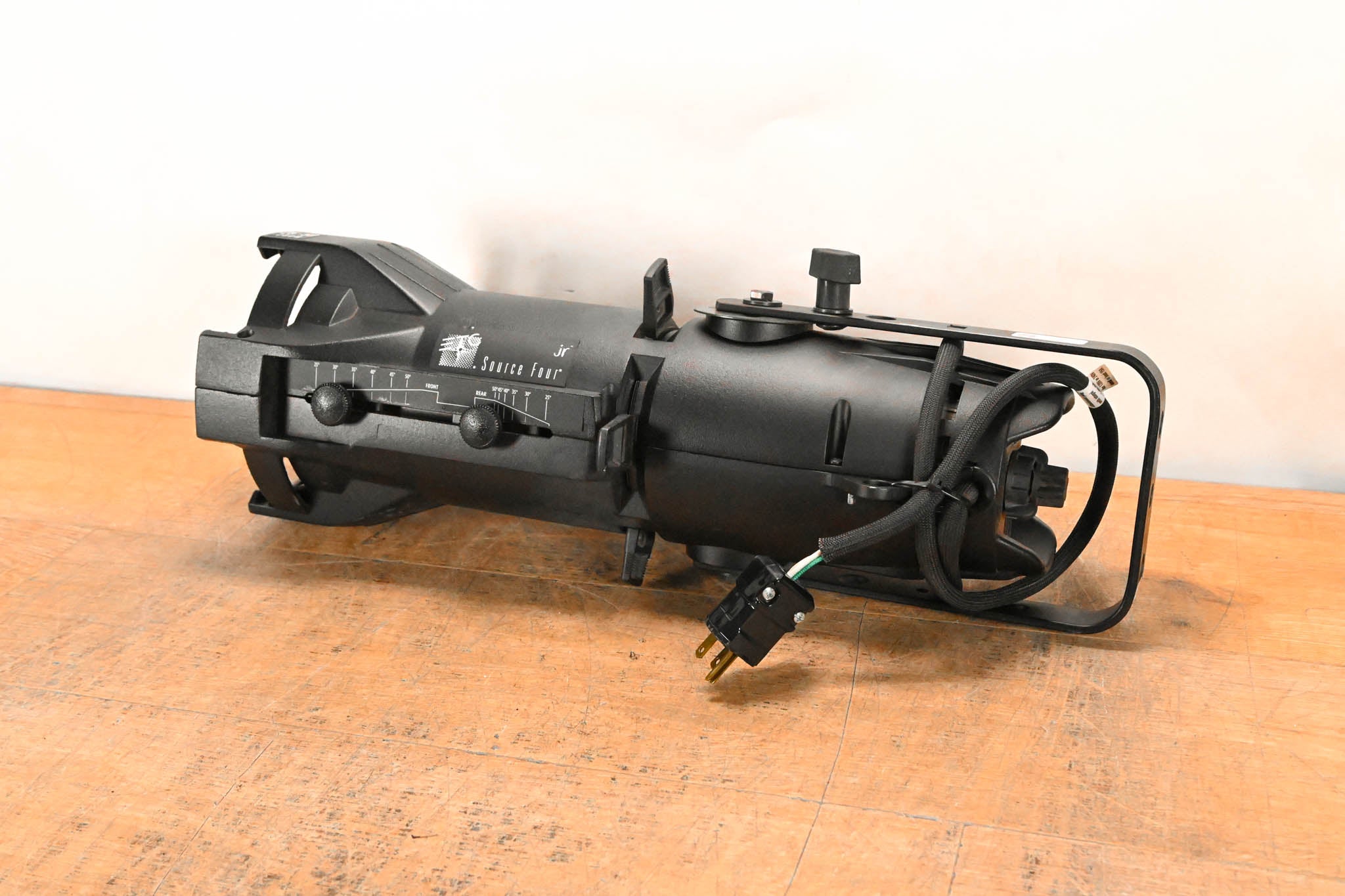 ETC Source Four Jr 25-50 Degree Zoom 575 Ellipsoidal Light