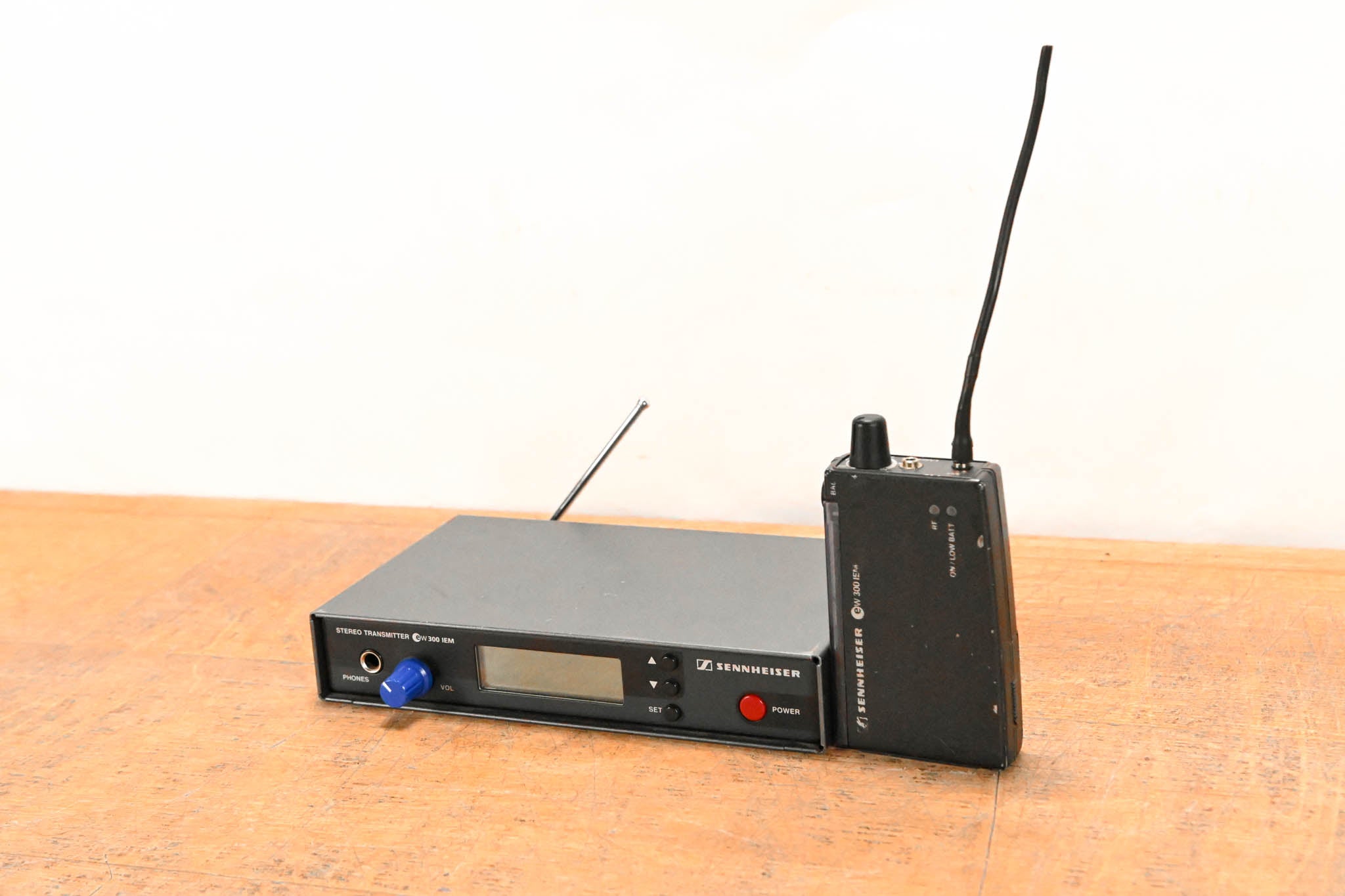 Sennheiser ew 300 IEM Wireless IEM System 518-550 MHz (NO POWER SUPPLY)