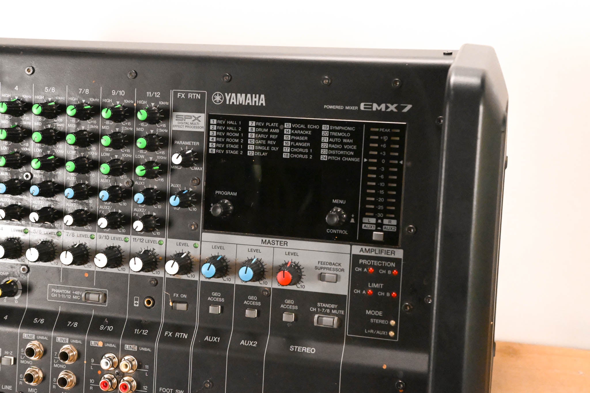 Yamaha EMX7 12-Channel 1420W Powered Mixer