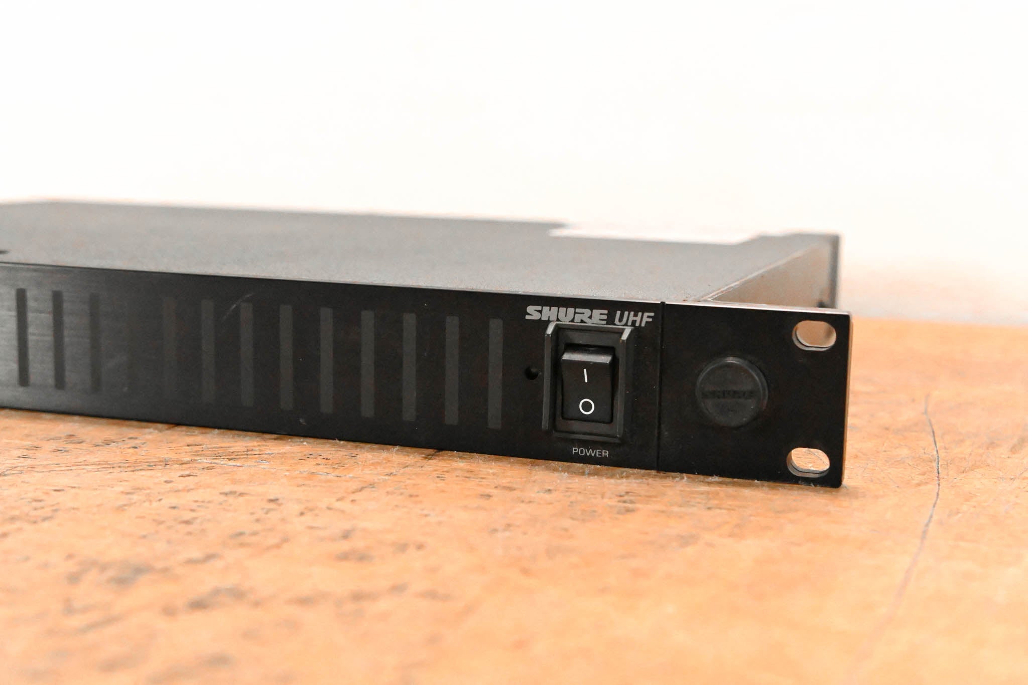 Shure UA845-UB UHF Antenna Distribution System - 692-716 MHz
