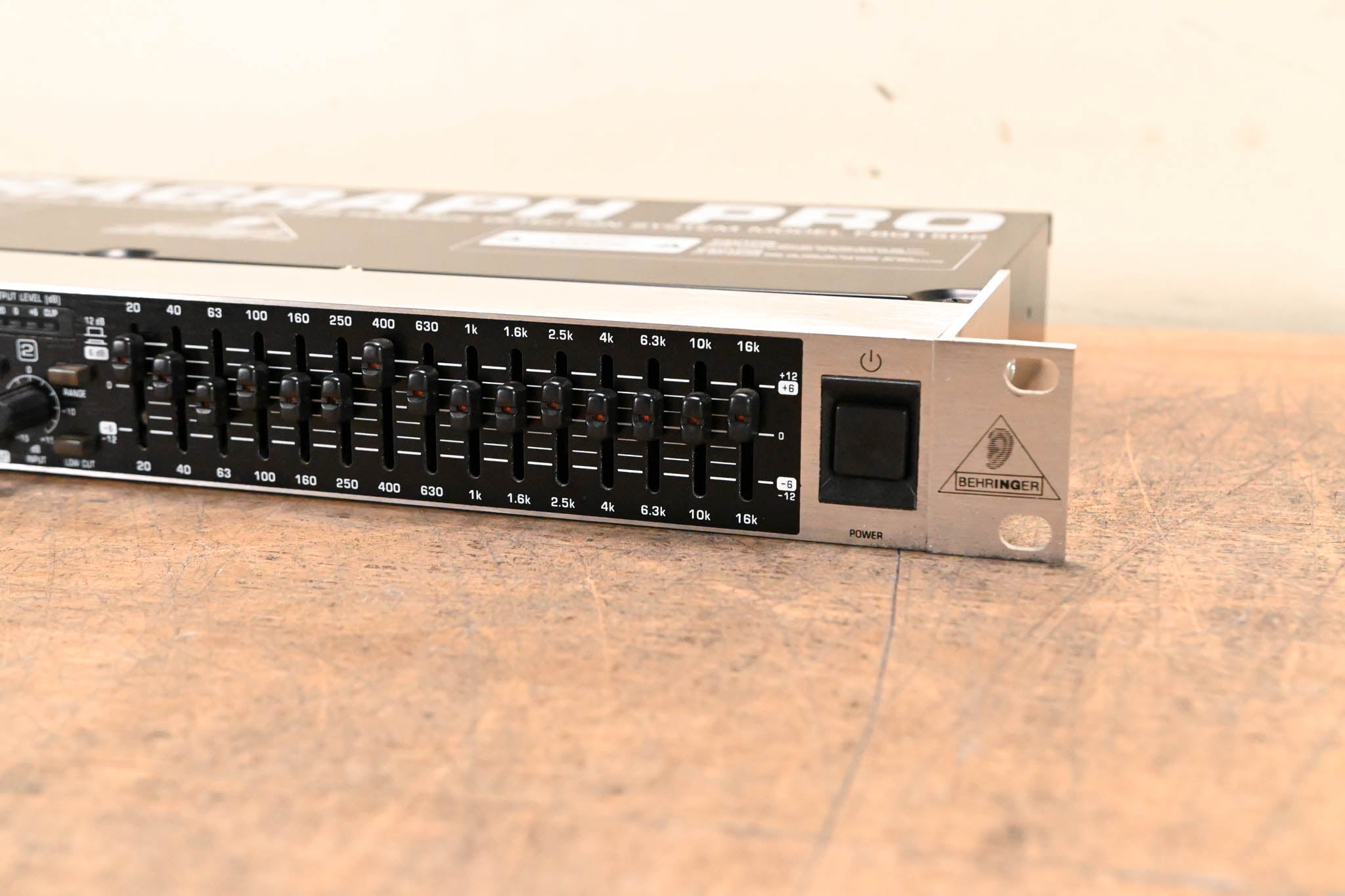 Behringer ULTRAGRAPH PRO FBQ1502 15-Band Stereo Graphic Equalizer