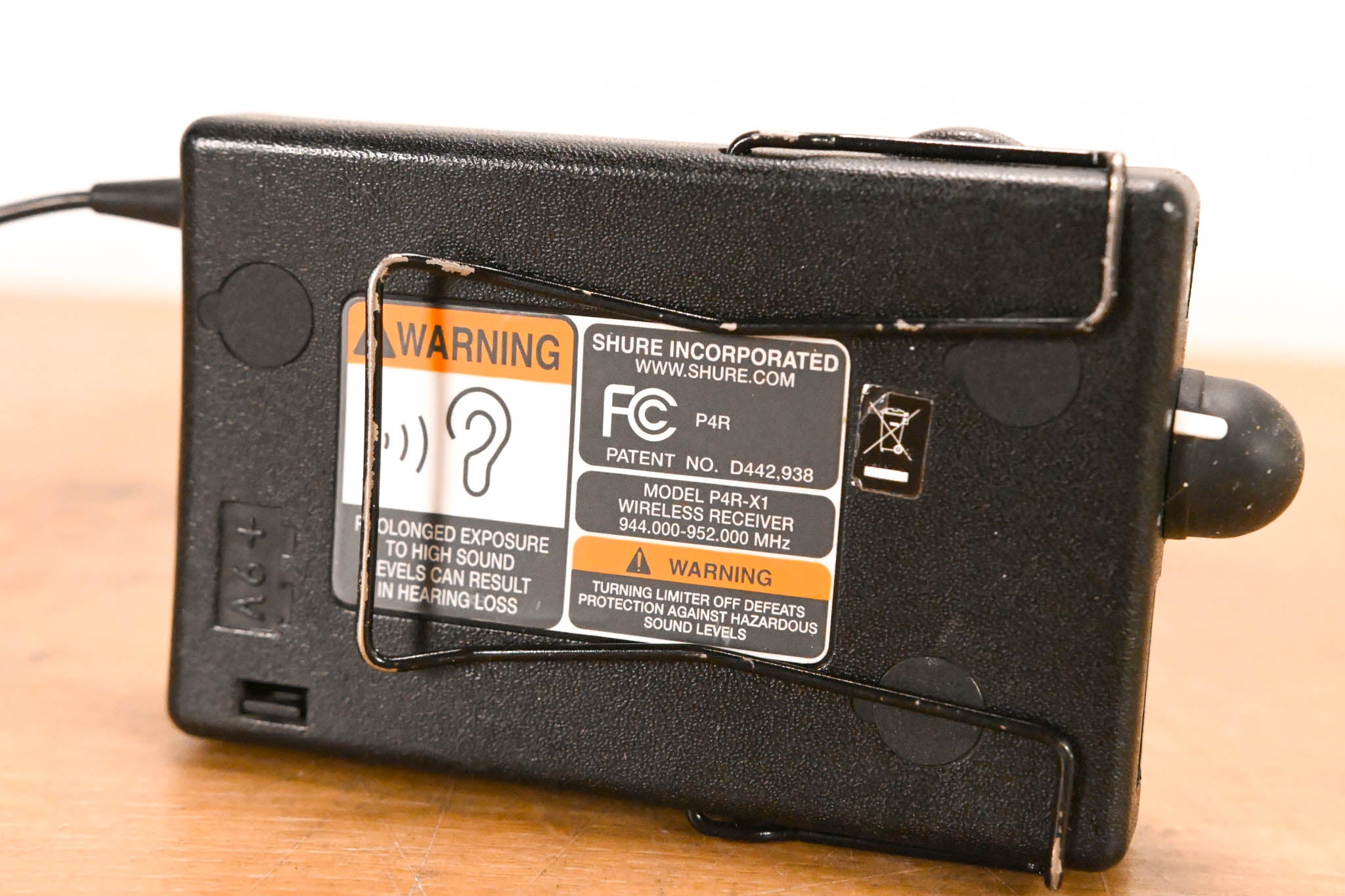 Shure PSM 400 In-Ear Monitoring System - X1 Band (NO POWER SUPPLY)