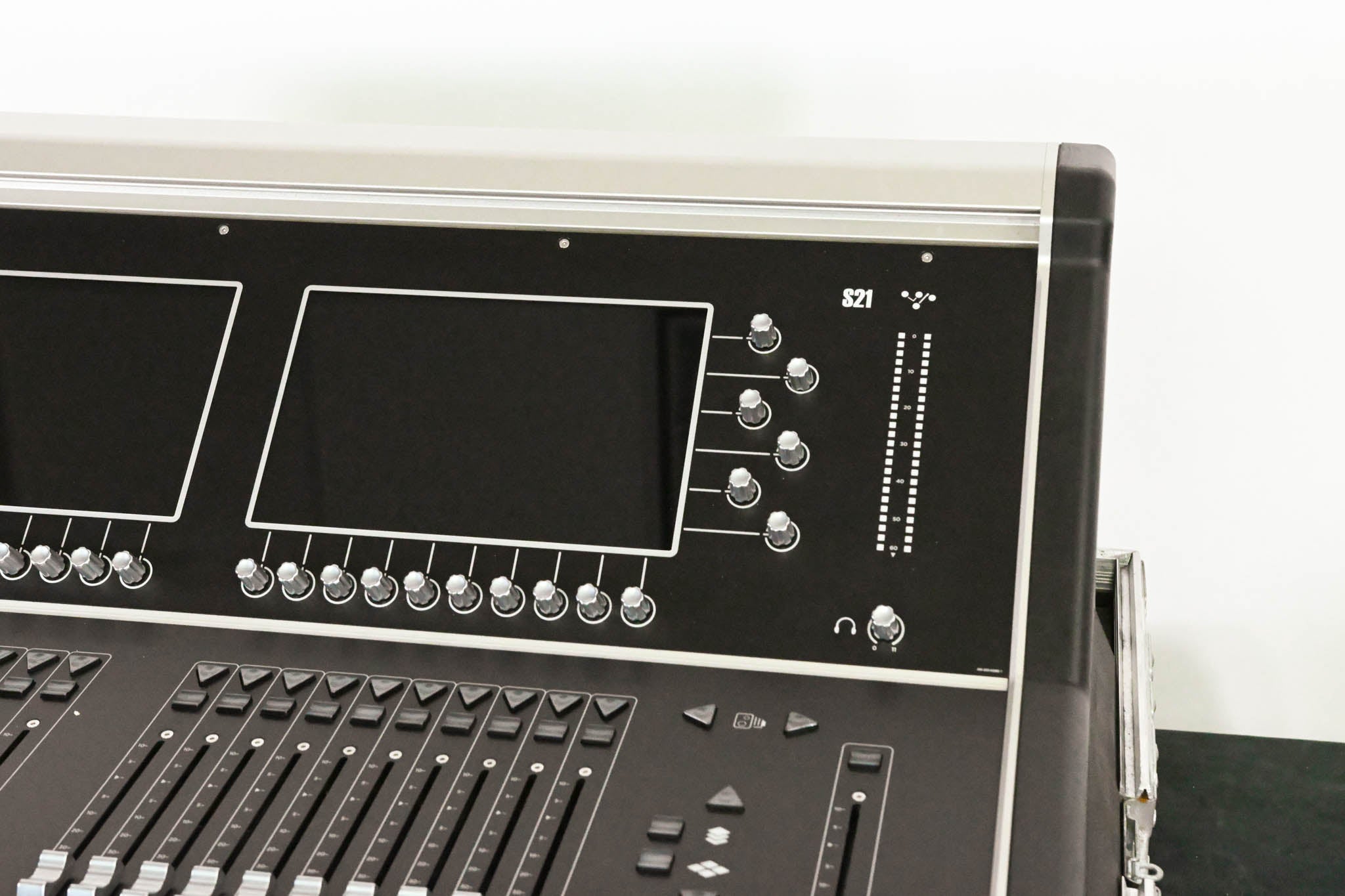 DiGiCo S21 Digital Mixing Console w/ 64-Channel Upgrade & Road Case