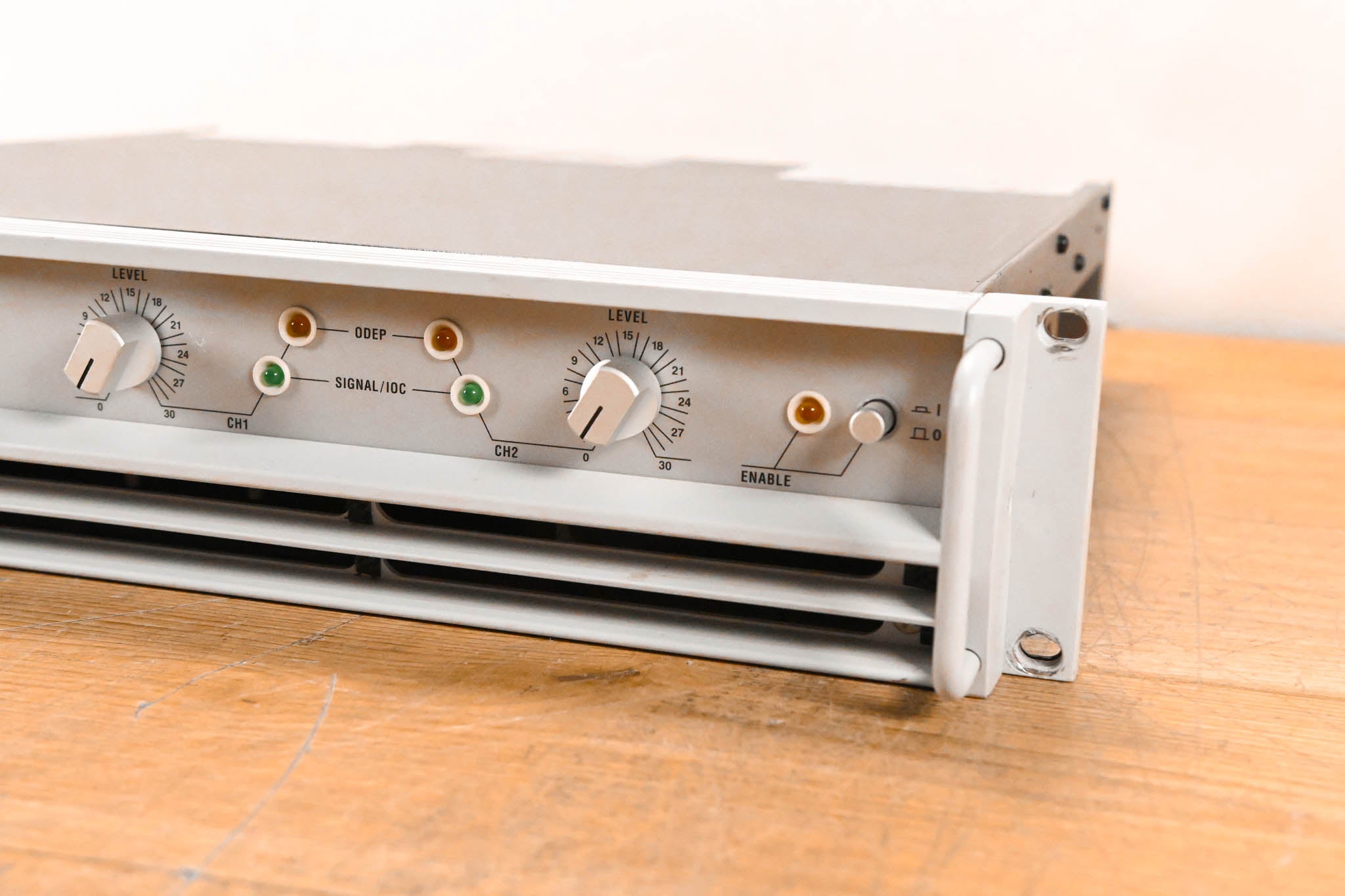 Crown Macro-Tech 2402 2-Channel Power Amplifier