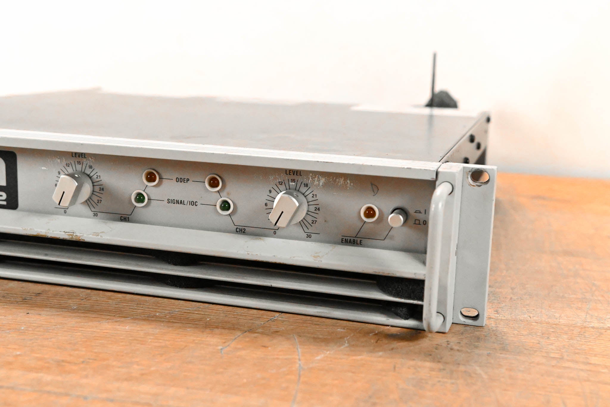 Crown Macro-Tech 2402 2-Channel Power Amplifier