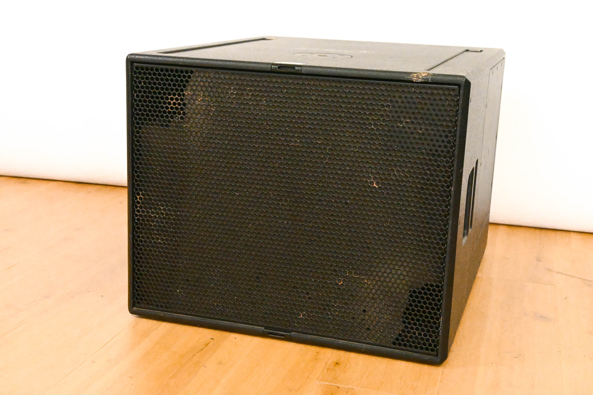 d&b audiotechnik B4-SUB Cardioid Subwoofer