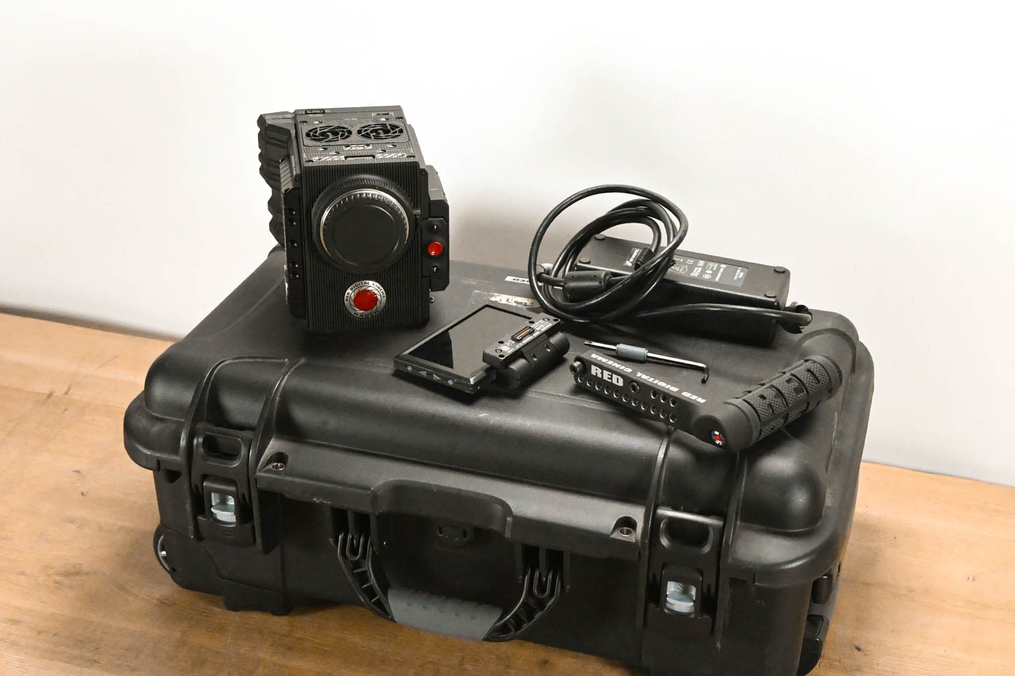 RED Digital Cinema RAVEN 4.5K Cinema Camera w/ Touch LCD