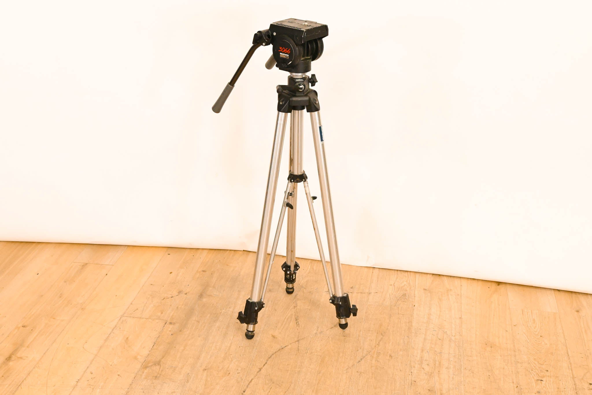 Manfrotto/Bogen 3068 Video Tripod with 3066 Fluid Head