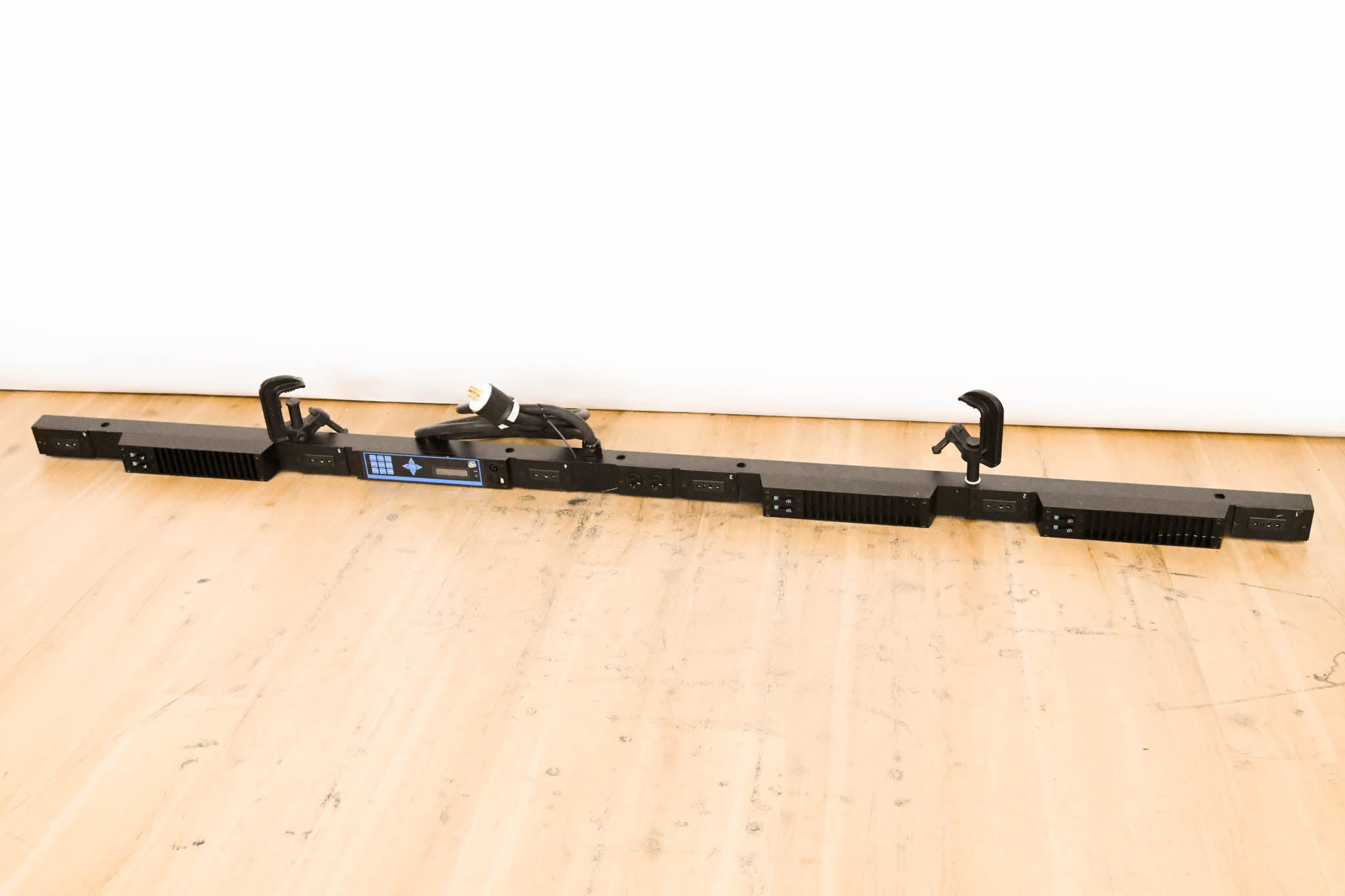 ETC SB6-10M 6 x 10A (1200W) SmartBar with Stage Pin Connectors