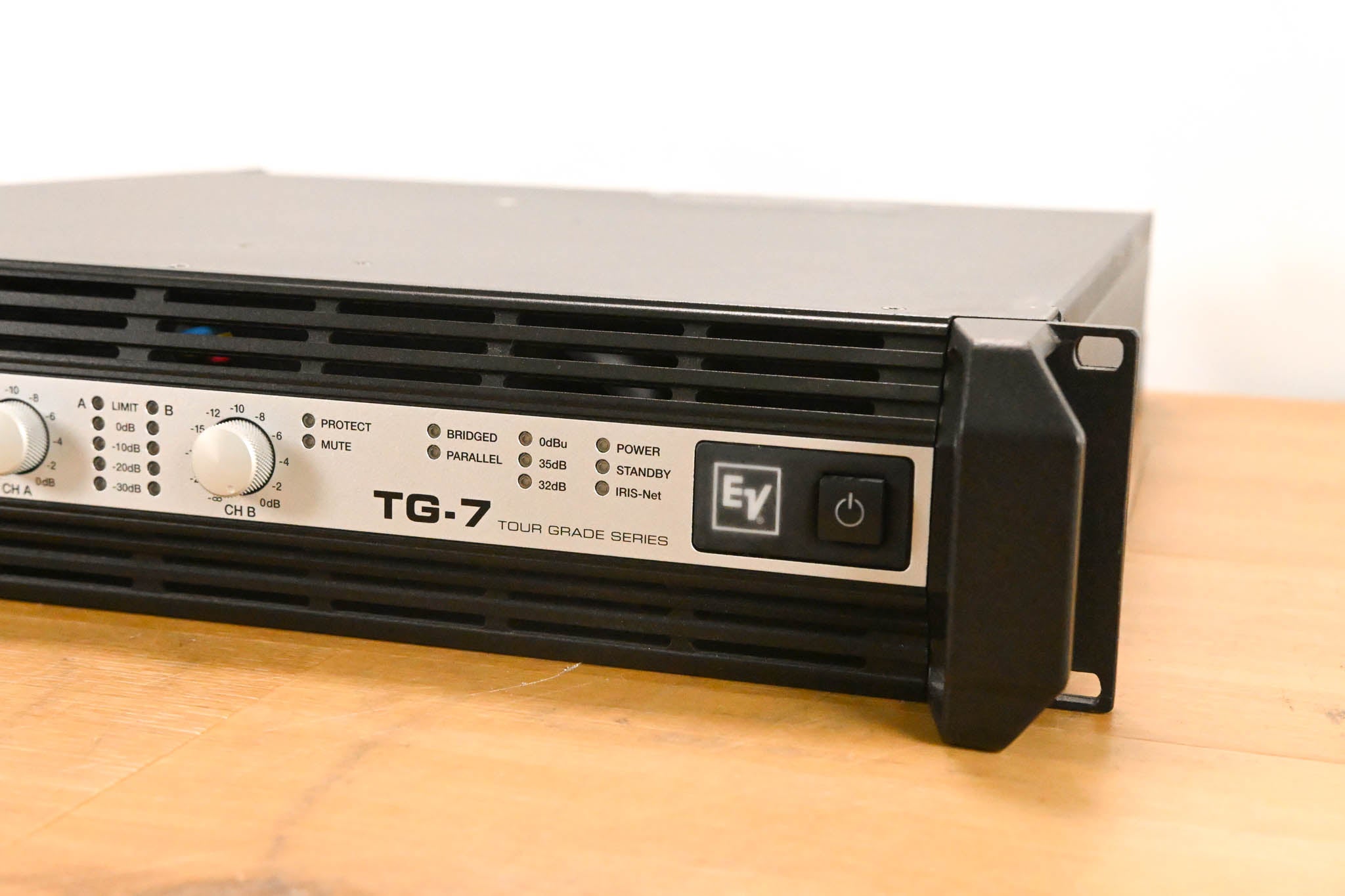 Electro-Voice (EV) TG-7 Tour-Grade Stereo Power Amplifier