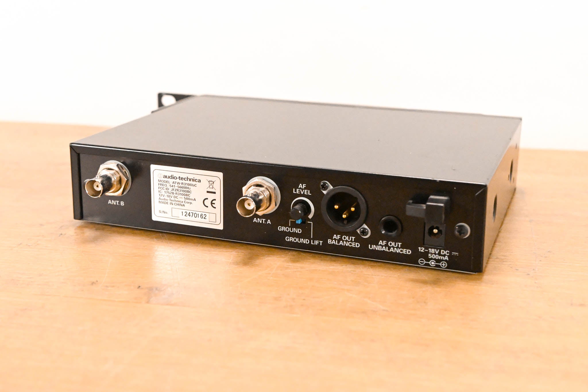 Audio-Technica ATW-R3100bC Receiver w/AEW-T4100 Mic: 541-566MHz (NO PSU)
