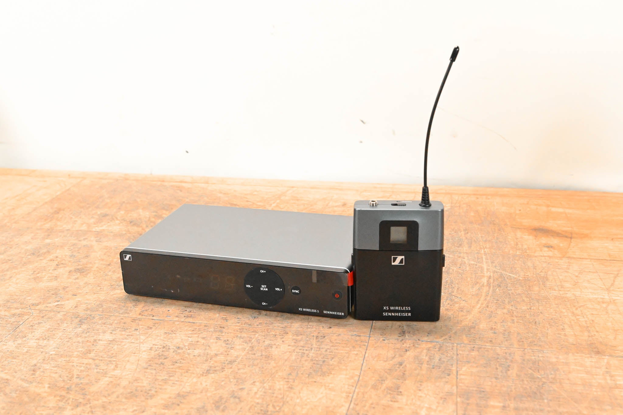 Sennheiser EM-XSW 1 Receiver w/ SK-XSW Bodypack A Range NO POWER SUPPLY