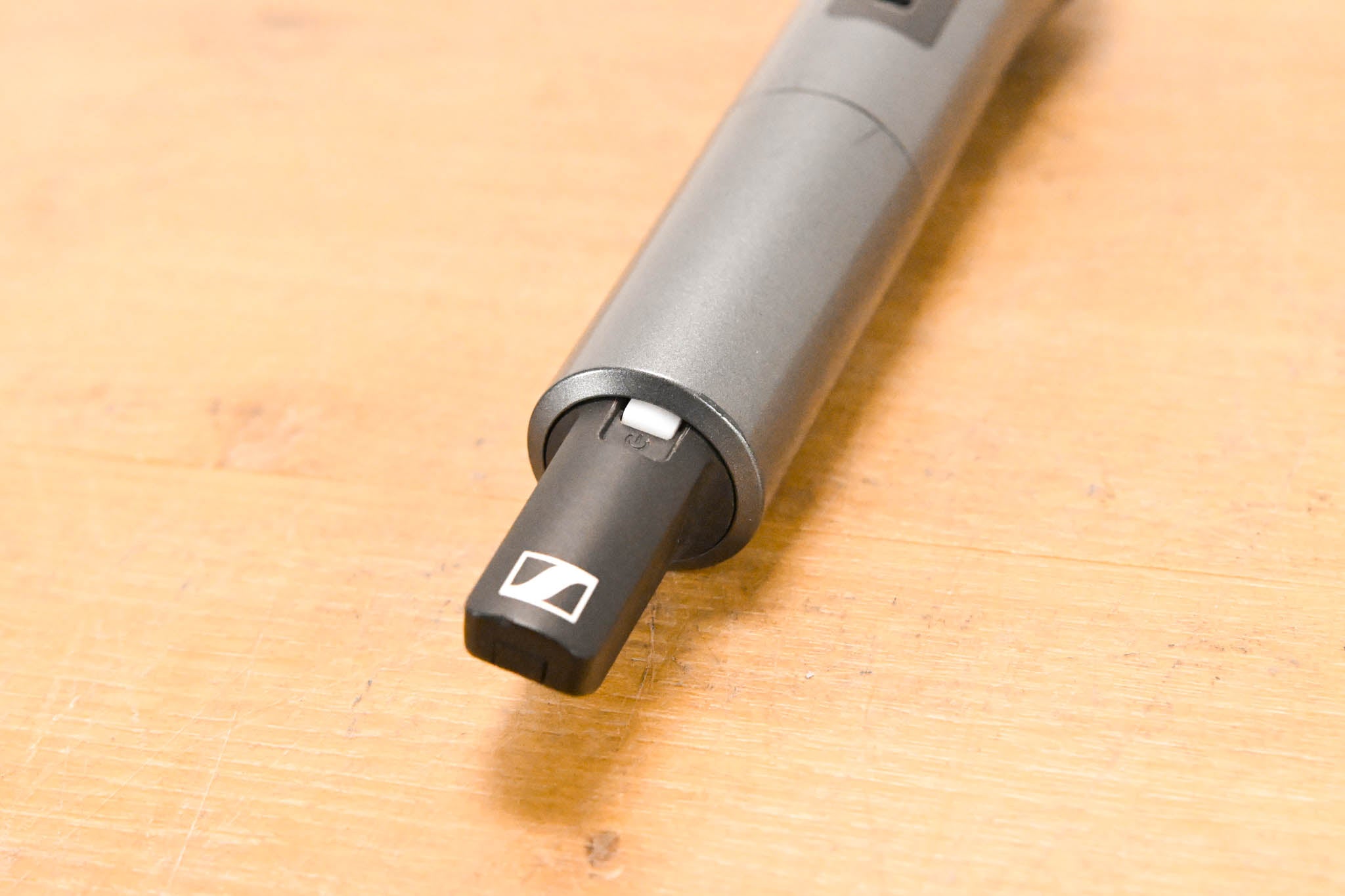Sennheiser XSW 2-835 Wireless Handheld Microphone System - 548-572 MHz