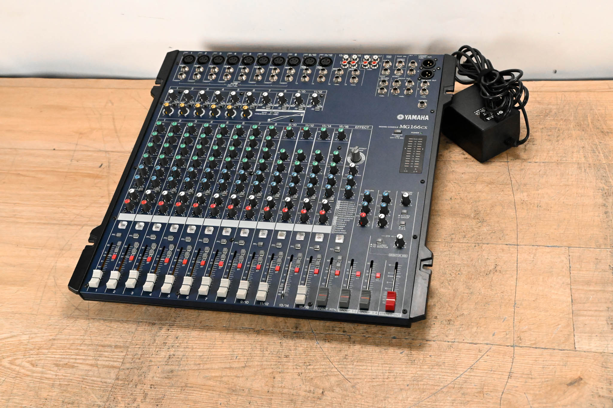 Yamaha MG166CX 16-Channel, 6-Bus Analog Mixer