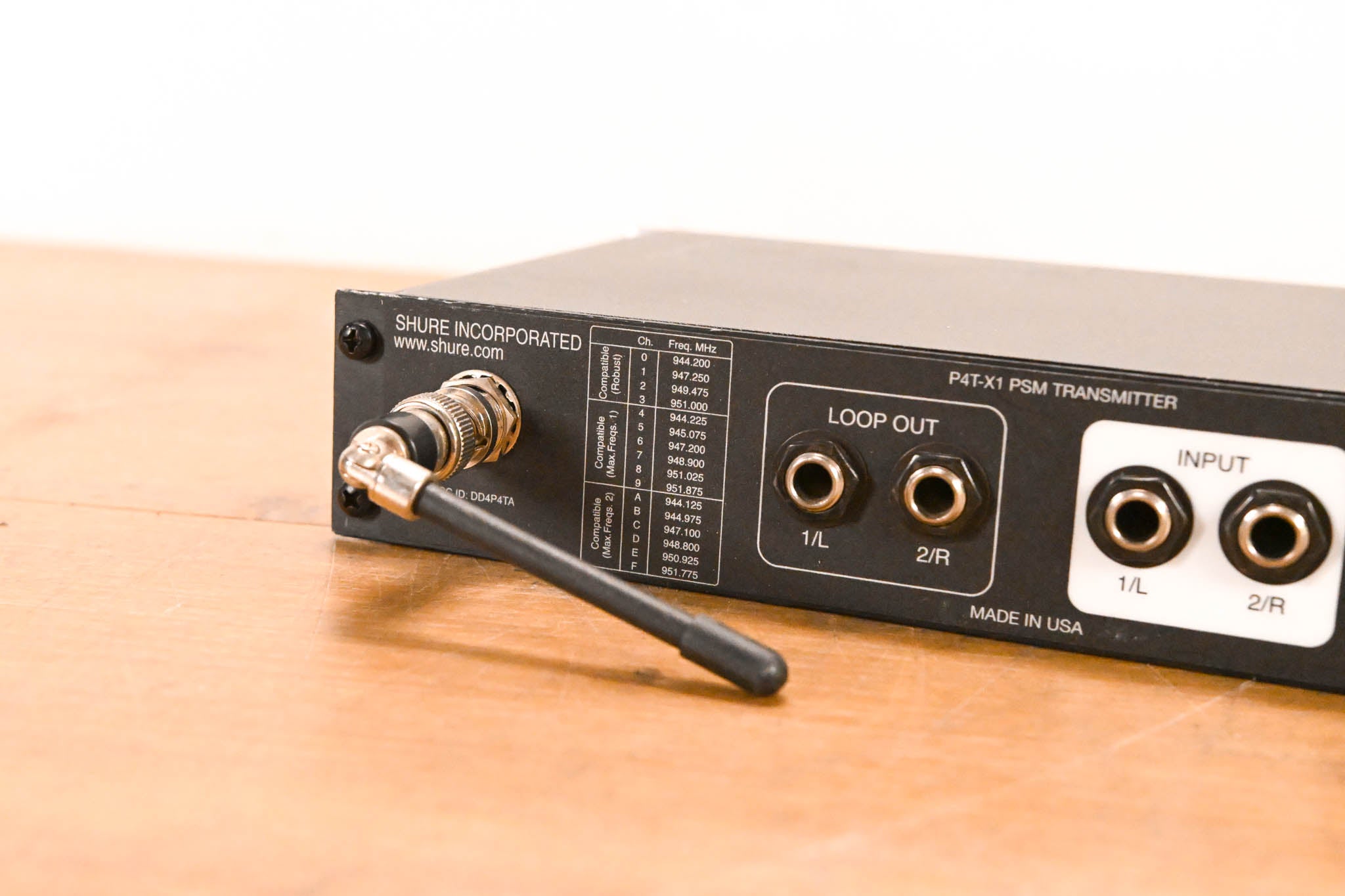 Shure PSM 400 In-Ear Monitoring System - X1 Band (NO POWER SUPPLY)