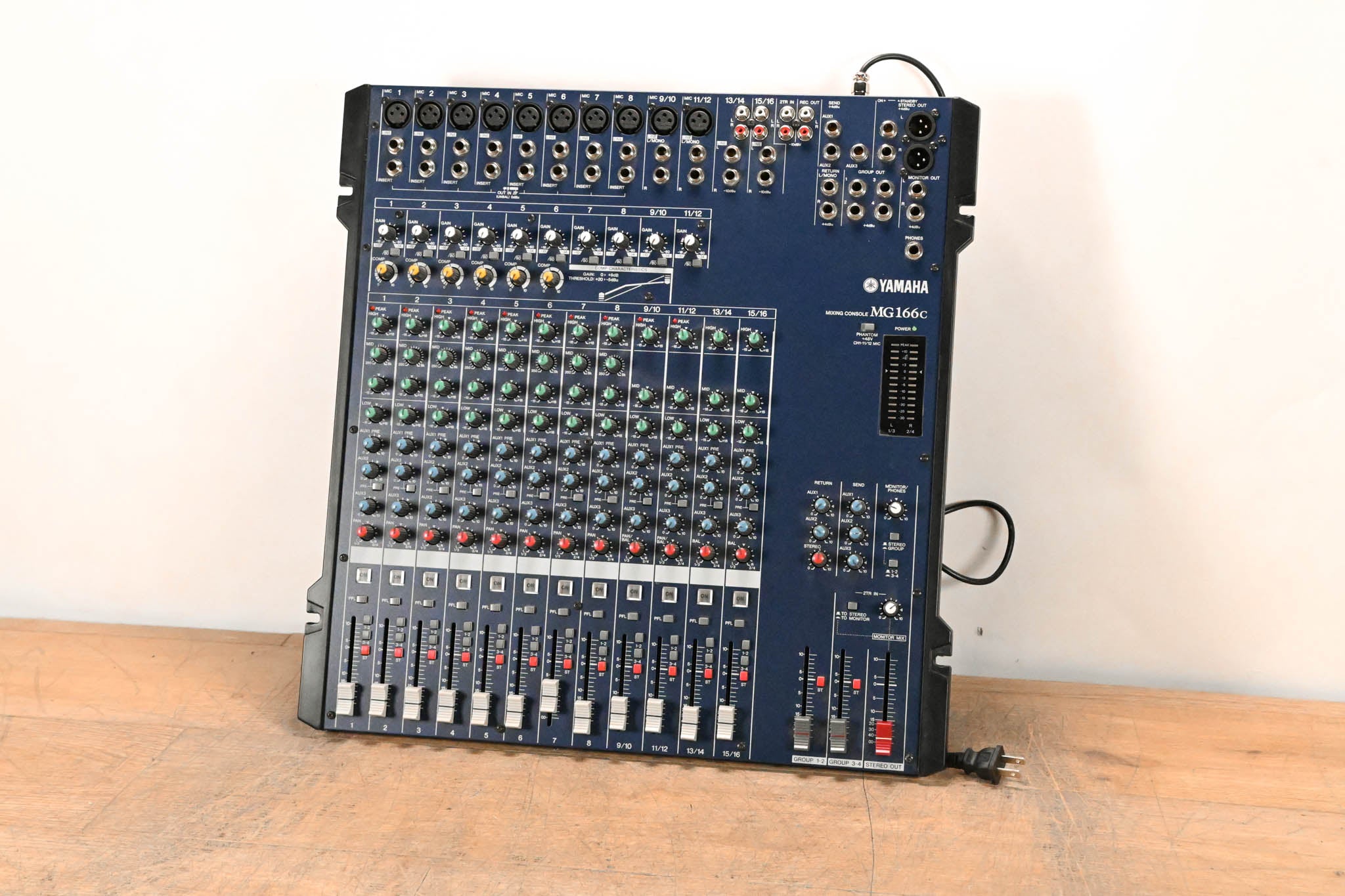 Yamaha MG166C 16-Channel Mixing Console