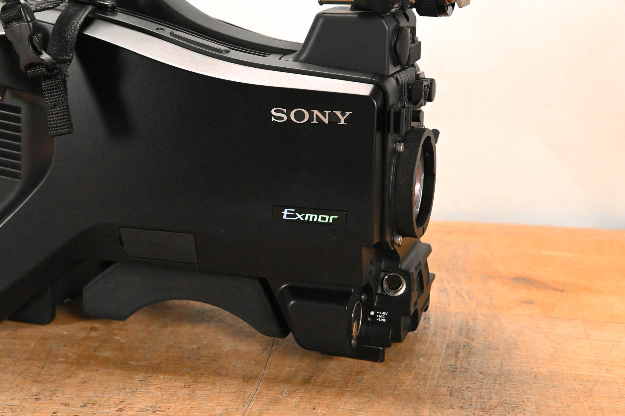 Sony HXC-D70 HD/SD Studio Camera