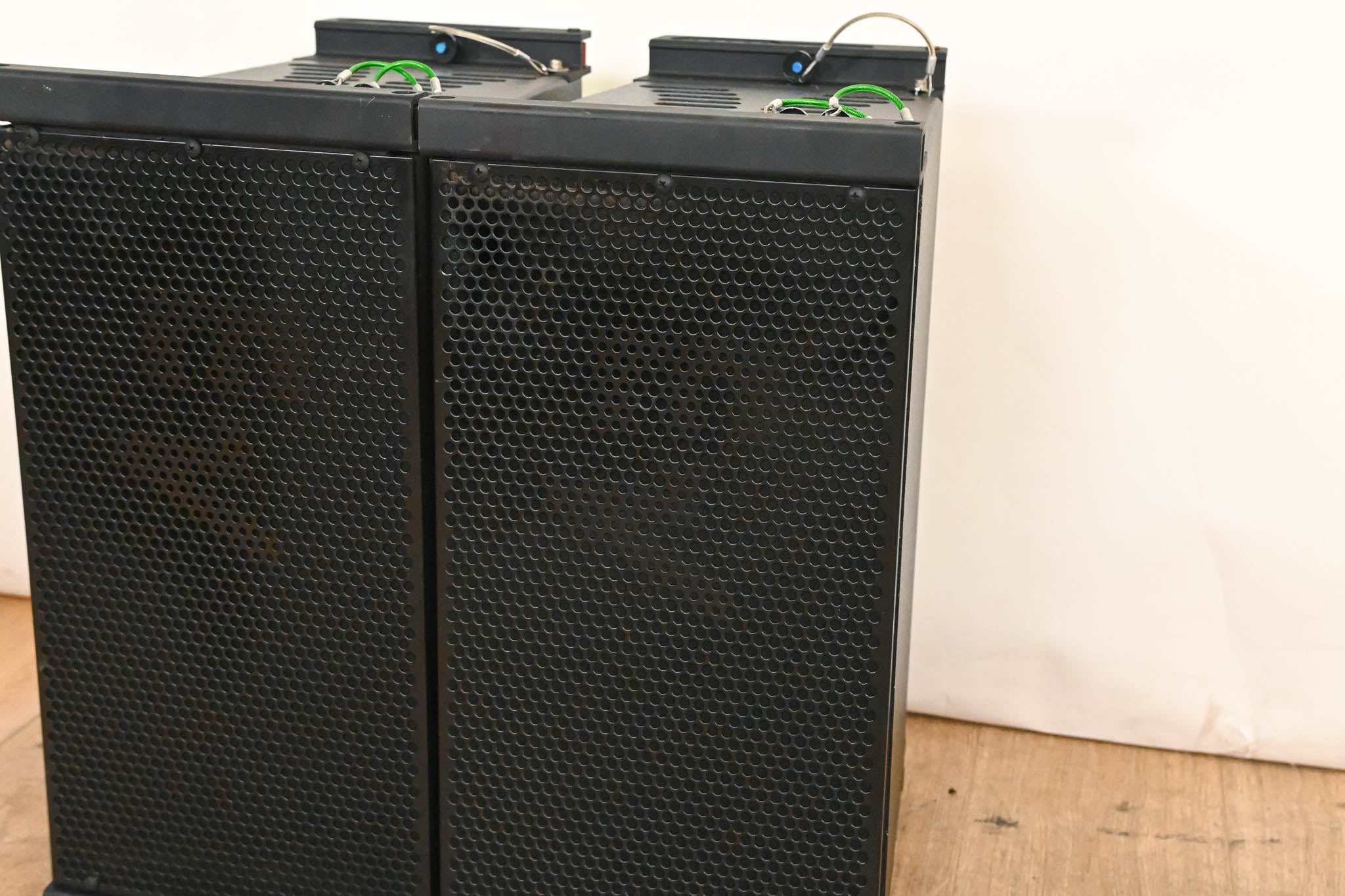 Electro-Voice (EV) XLE181 8" 2-Way Passive Line Array Speaker (PAIR)