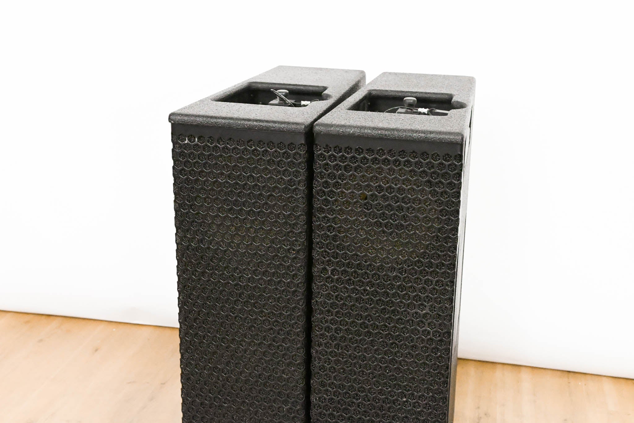 Adamson SpekTrix 3-Way Full Range Line Array Loudspeaker (PAIR)