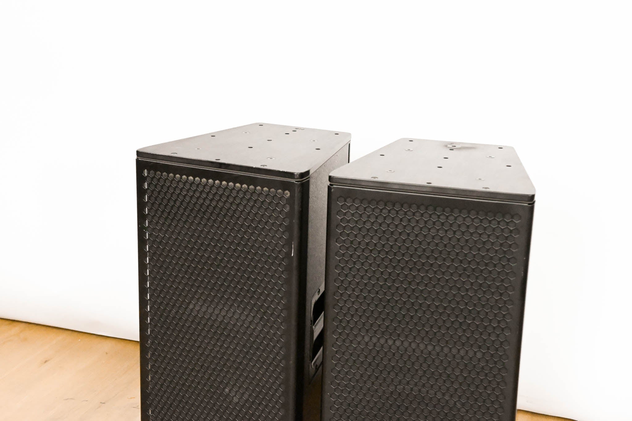Meyer Sound UPJ-1P Compact VariO Loudspeaker (PAIR)