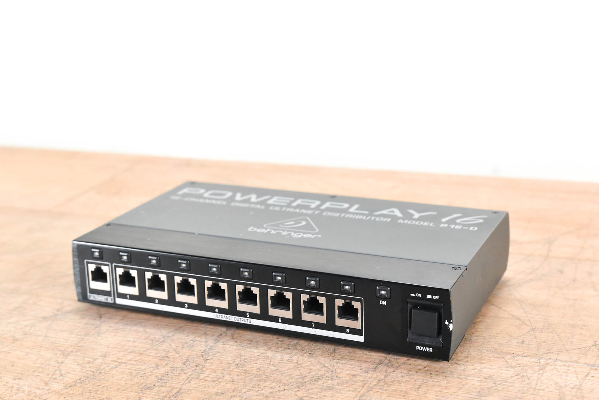 Behringer Powerplay P16-D 16-Channel Distribution Module