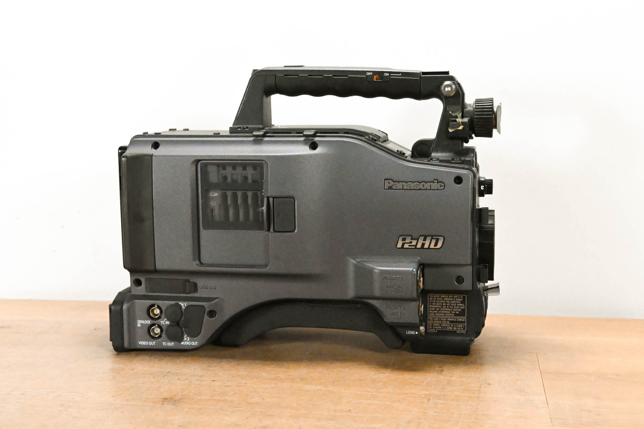 Panasonic AG-HPX500P 2/3" Shoulder-Mounted P2HD Camcorder