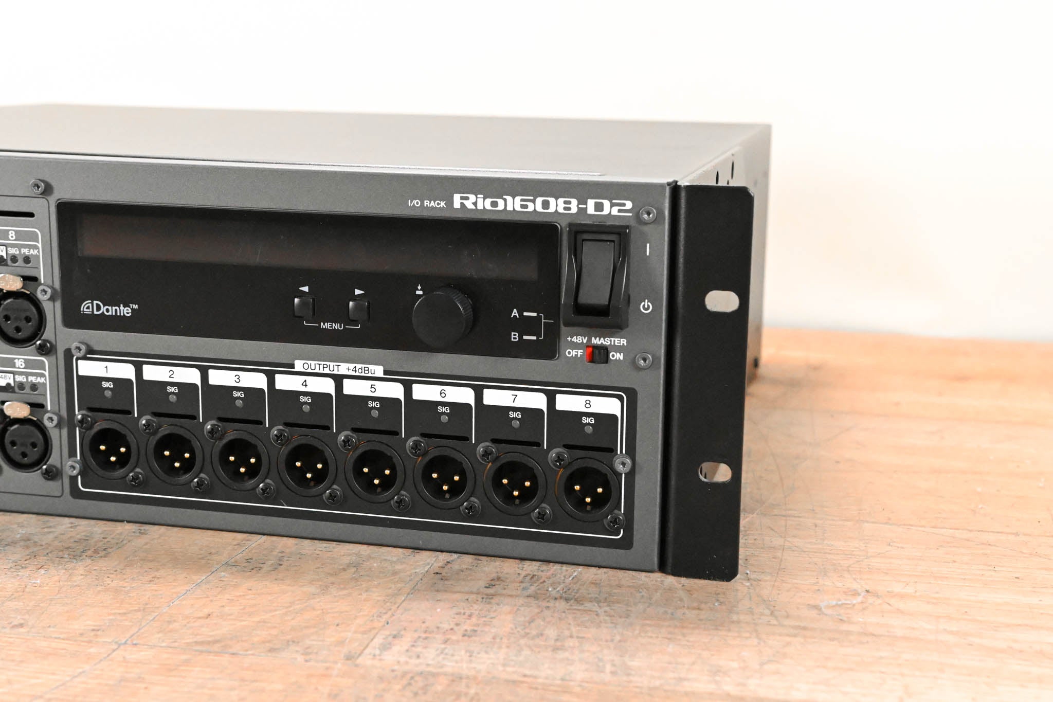 Yamaha Rio1608-D2 16-input / 8-output Dante Stage Box