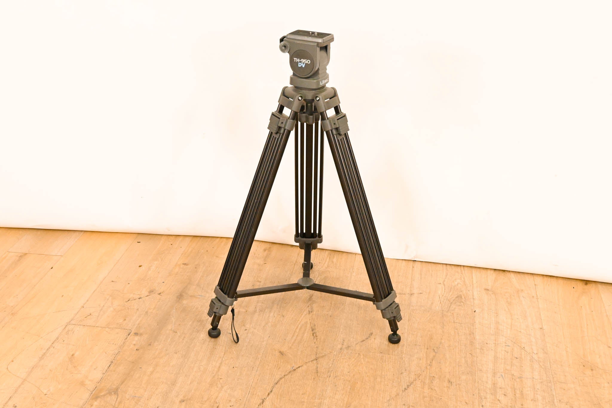 Libec TH-950 DV Fluid Head with Tripod Legs