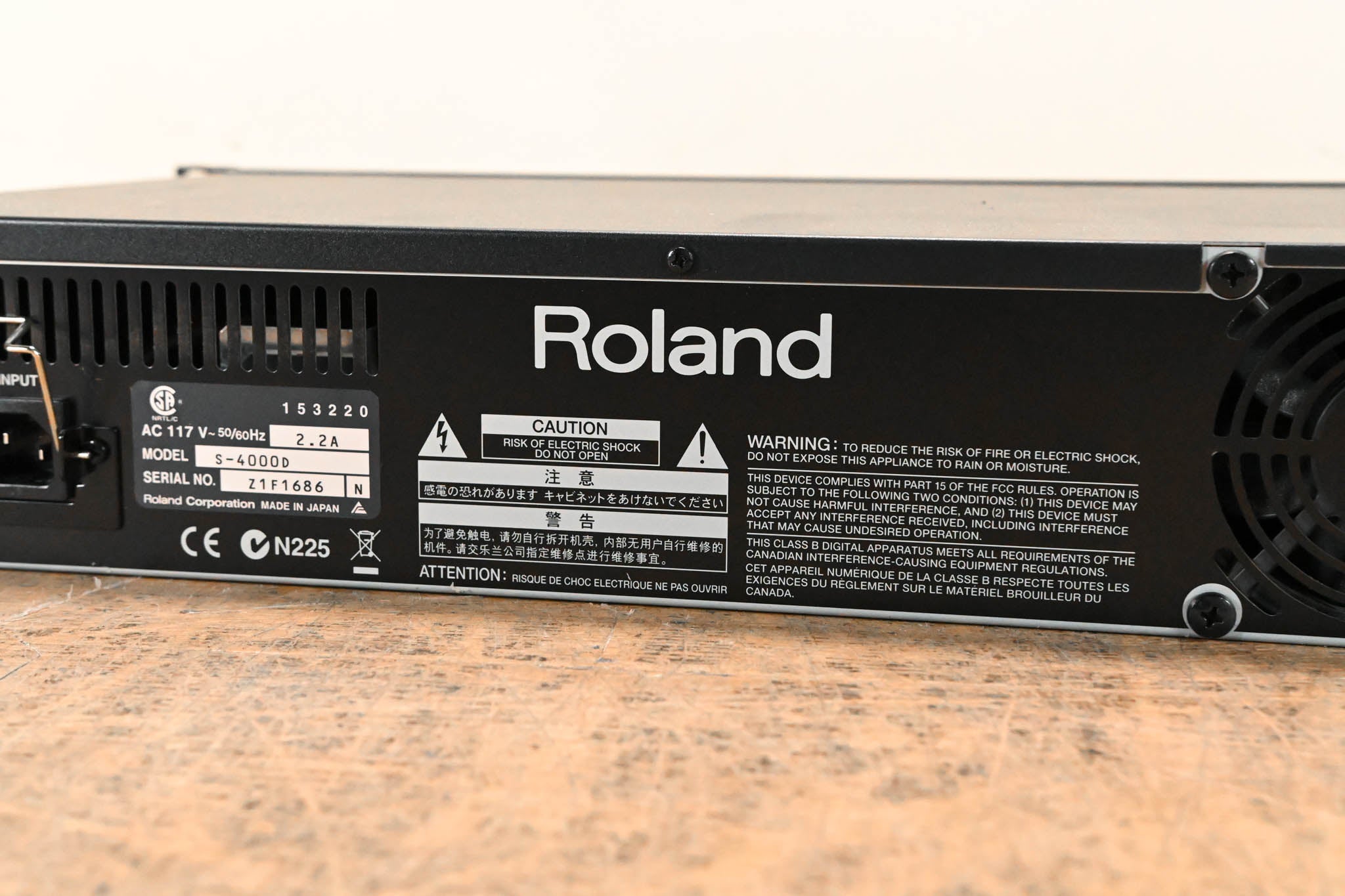 Roland S-4000D Splitter and Power Distributor for M-48 Personal Mixers