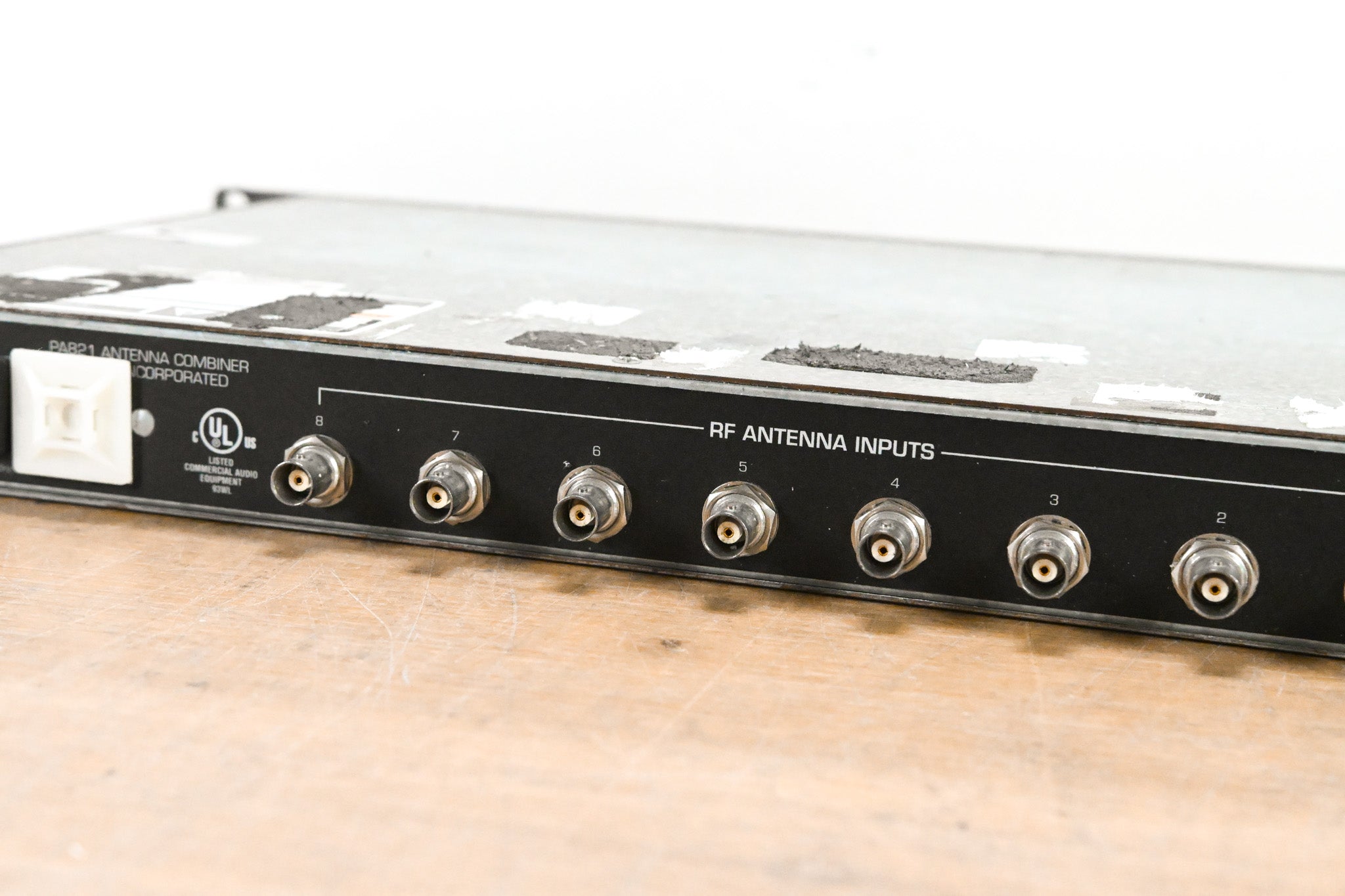 Shure PA821 470-870 MHz Antenna Combiner