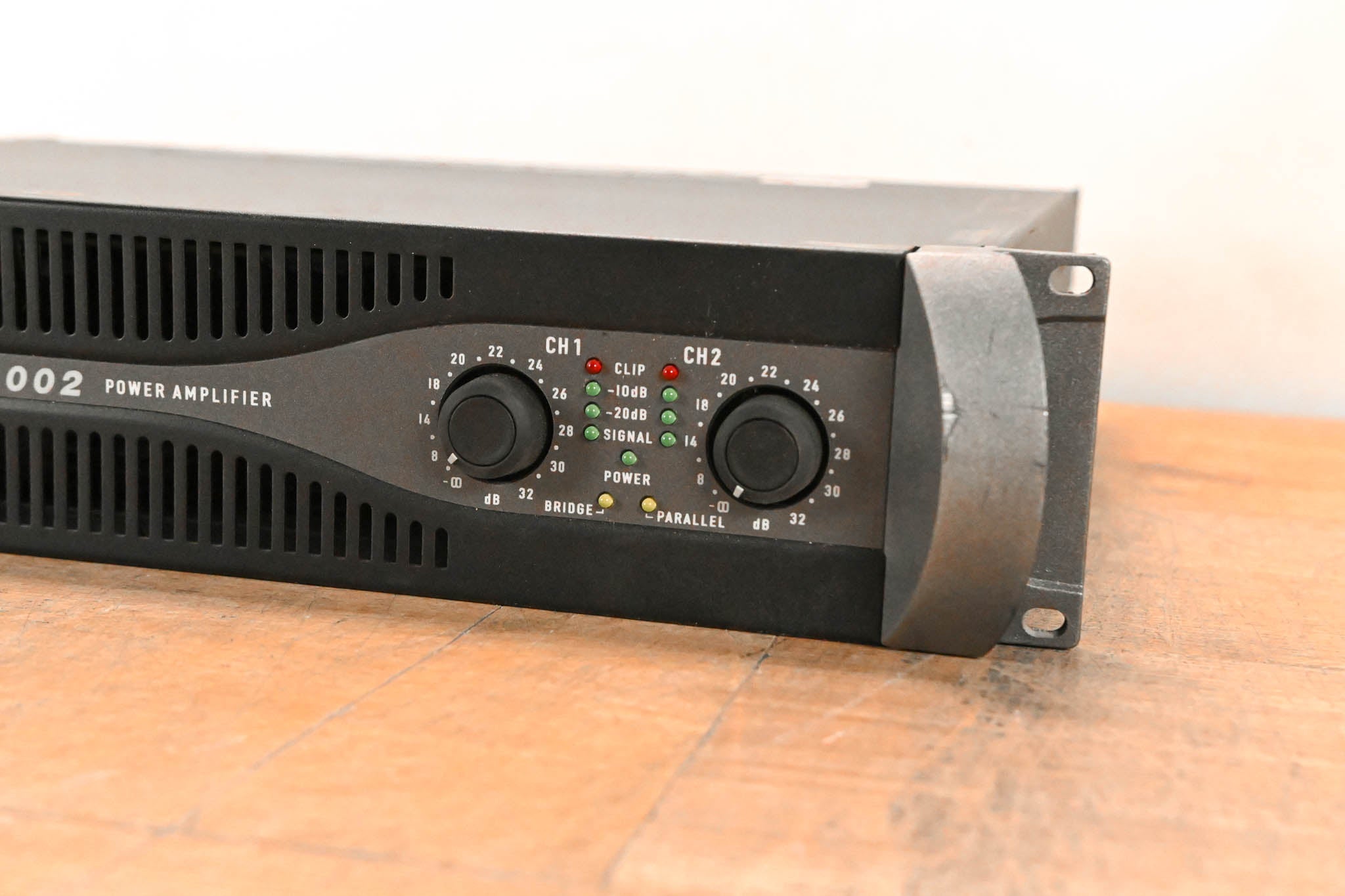 QSC PLX3002 2-Channel Power Amplifier