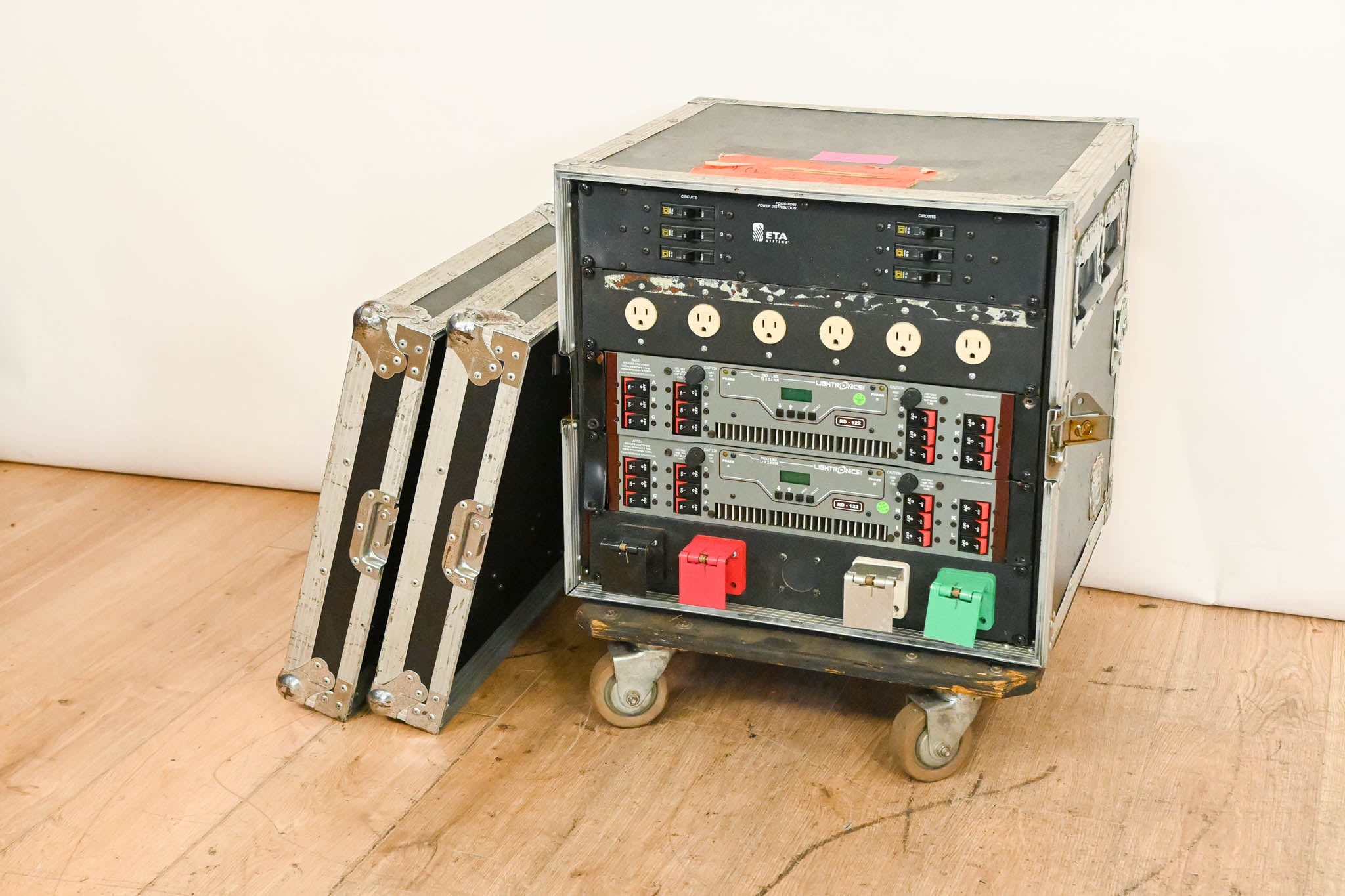Lightronics 24-Channel Dimmer Rack with Road Case