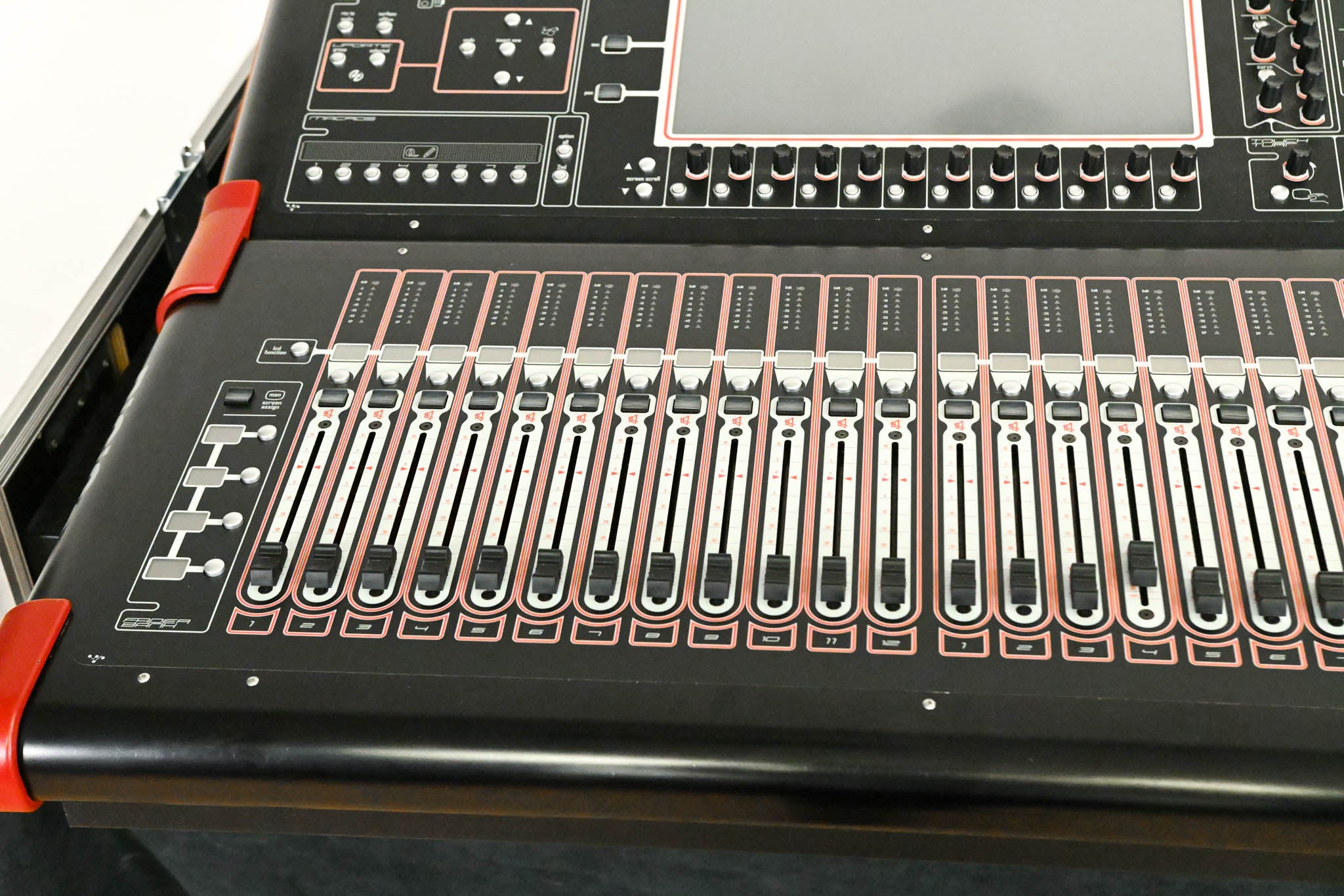 DiGiCo SD9 Digital Mixing Console with Road Case