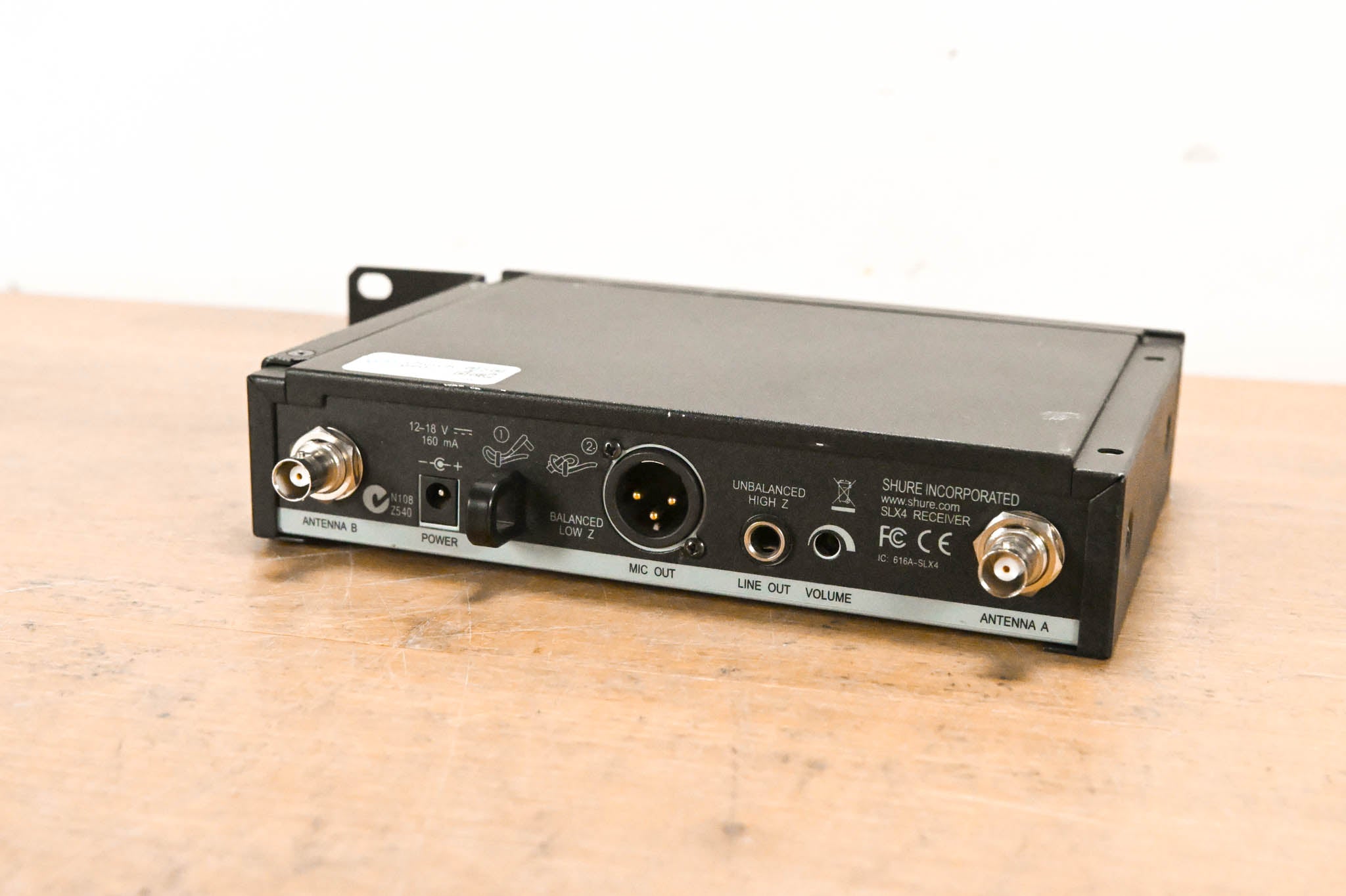 Shure SLX4 Wireless Receiver - H5 Band: 518-542 MHz (NO POWER SUPPLY)