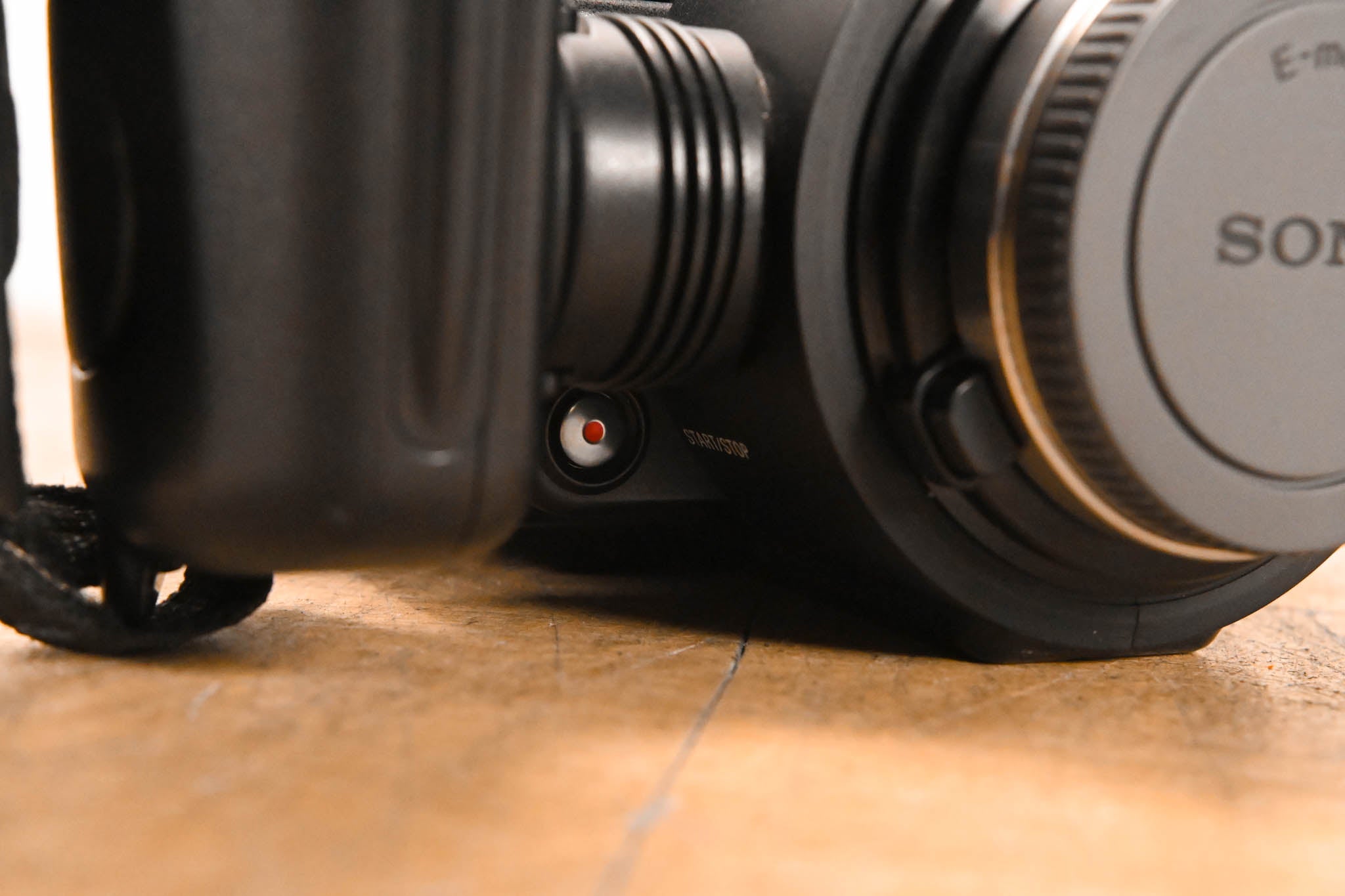 Sony NEX-FS100U Super 35mm Sensor Camcorder