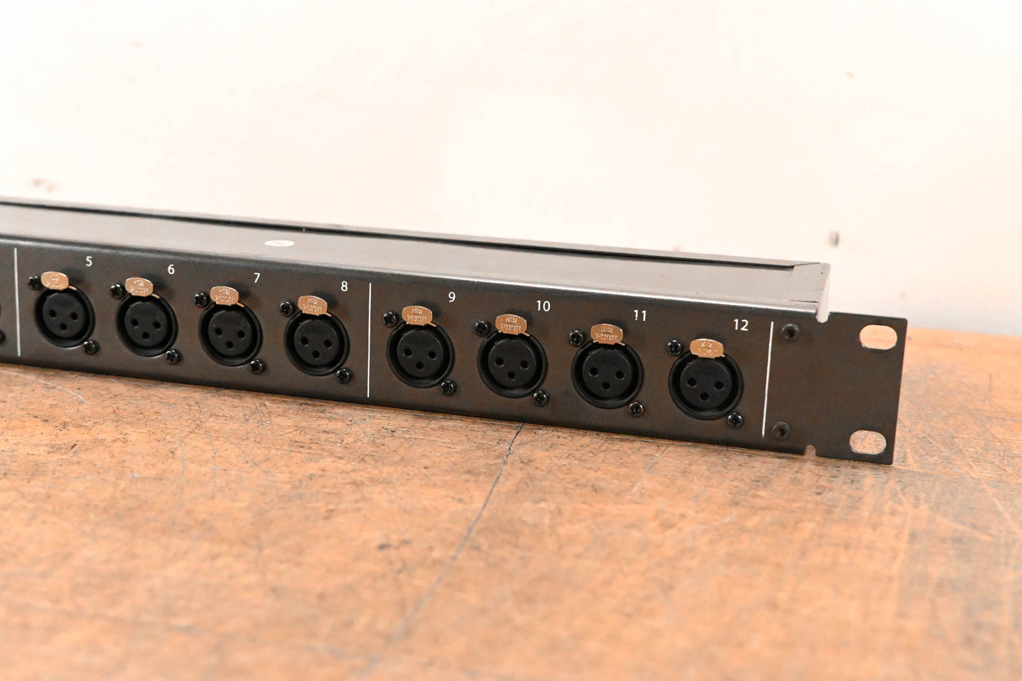 Hosa PDR-369 XLR3F to XLR3M Patch Bay