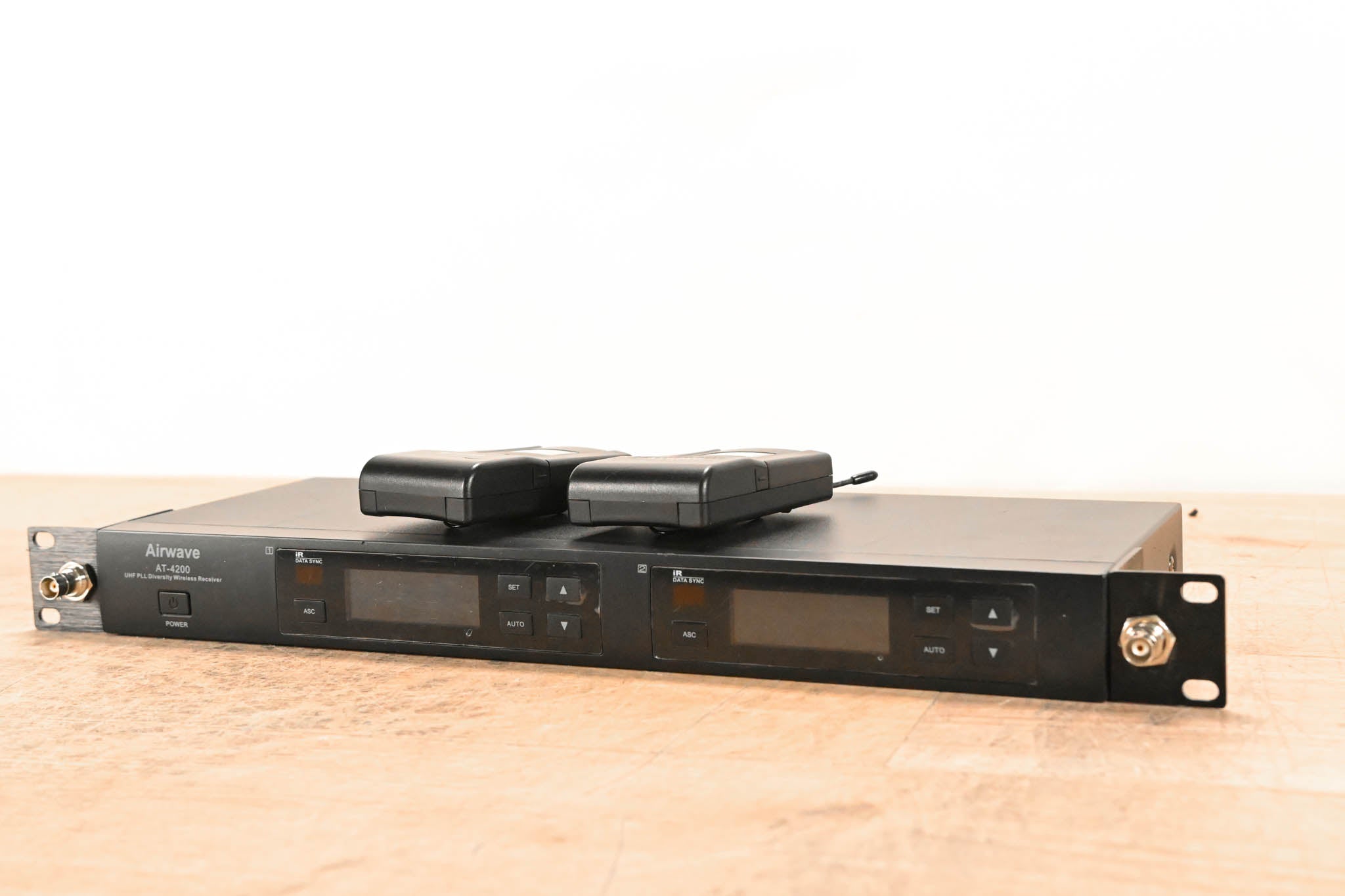 Airwave Technologies AT-4220 Wireless System B Range NO POWER SUPPLY