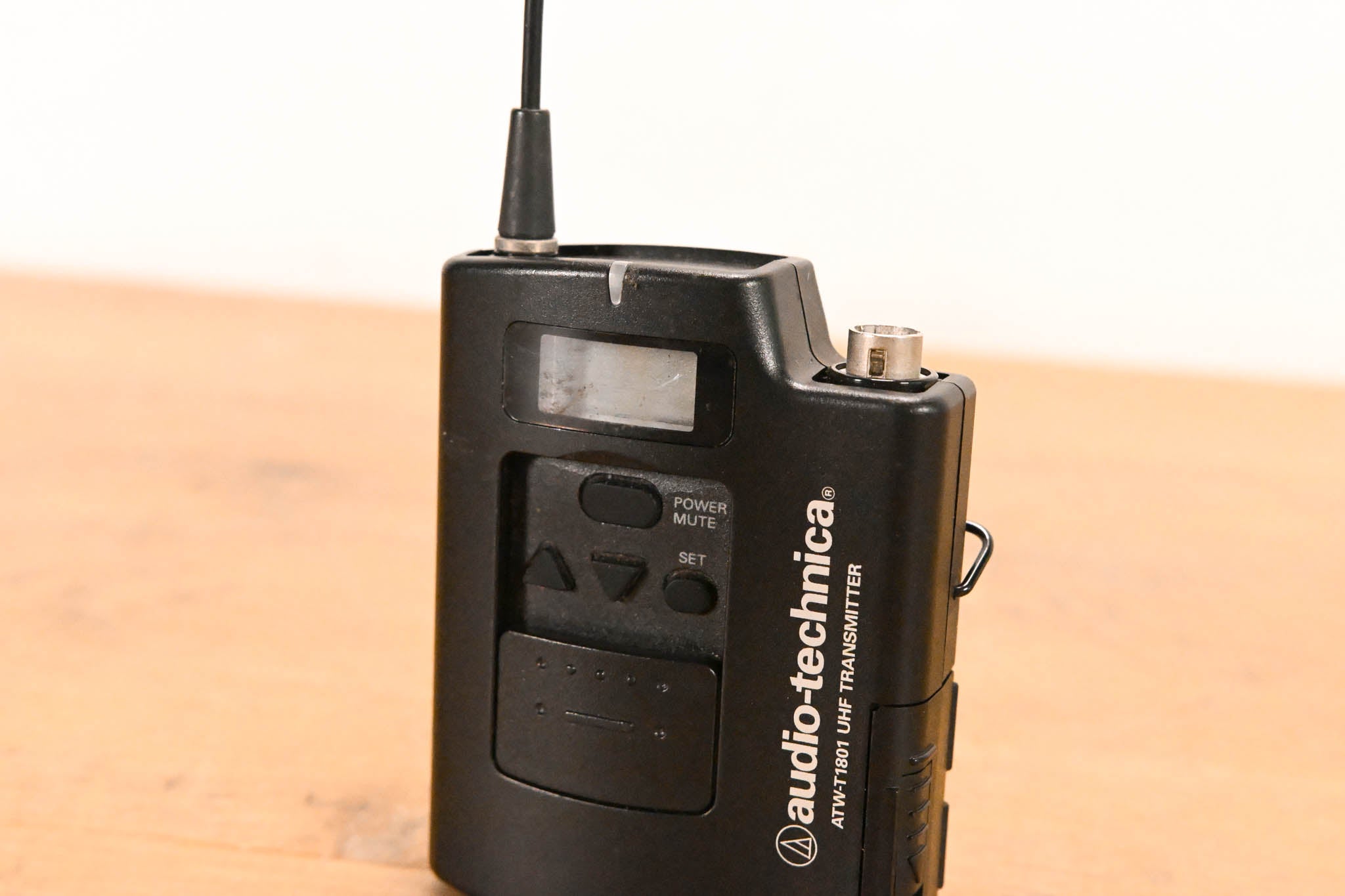 Audio-Technica ATW-R1810aC Camera Receiver w/ATW-T1801 541-567MHz NO PSU