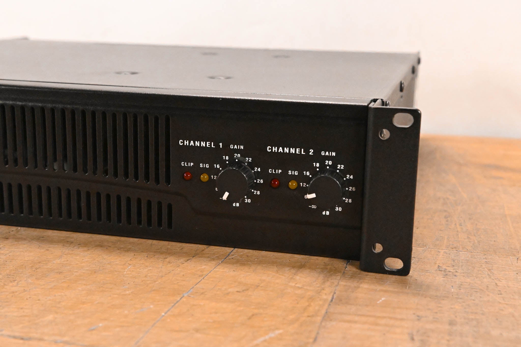 QSC RMX850 2-Channel Power Amplifier