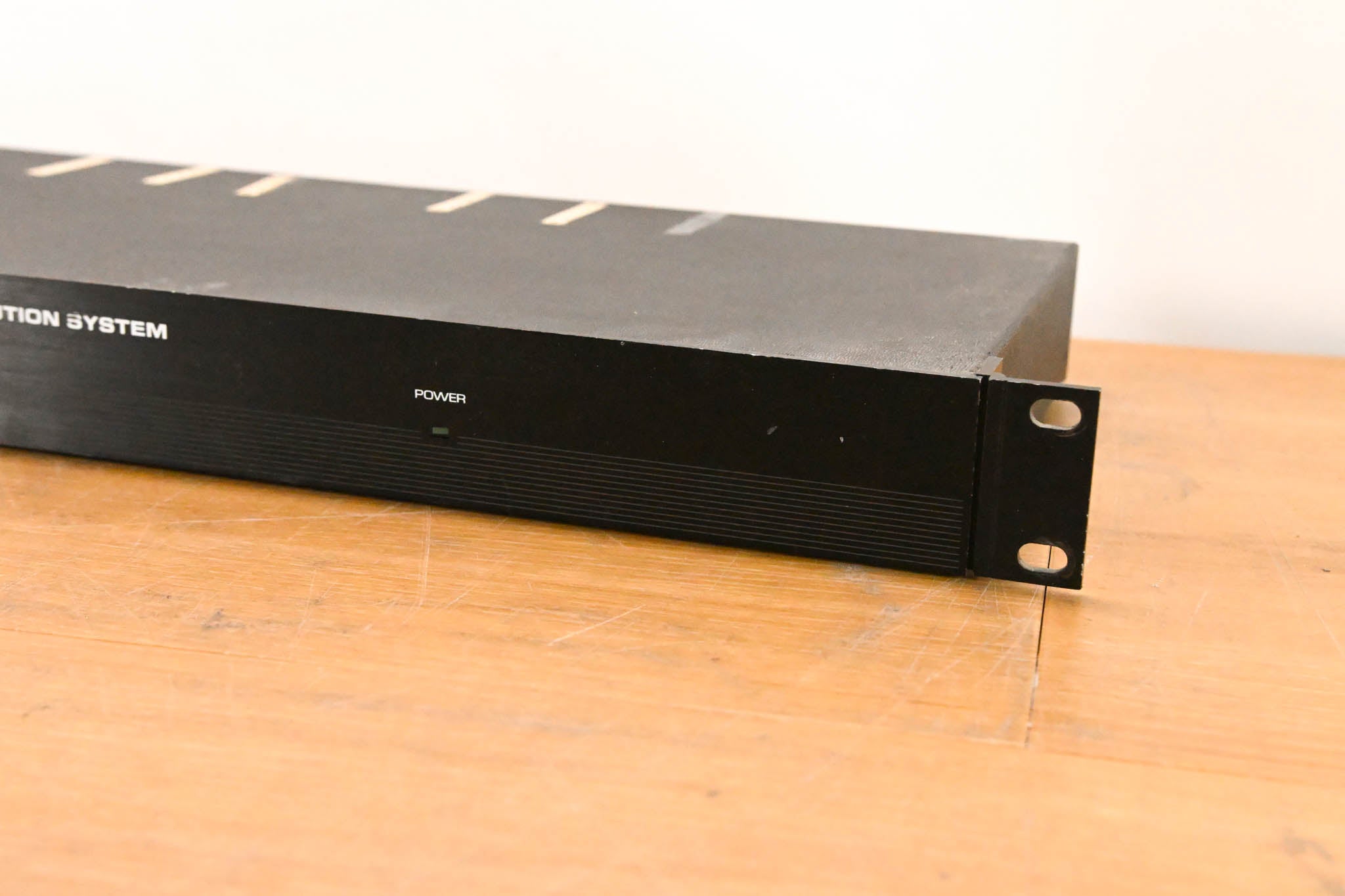 Shure WA400 Antenna Distribution System - 169-216 MHz (NO POWER SUPPLY)