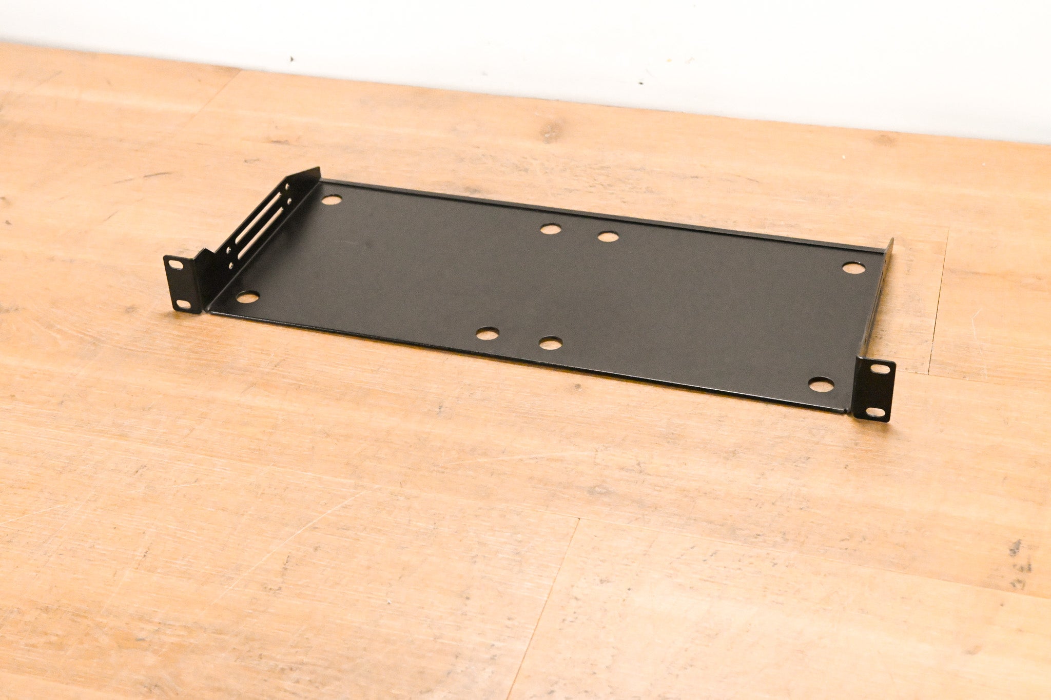 BSS BSSRACKSHELF1U 1U Rack-Mount Kit