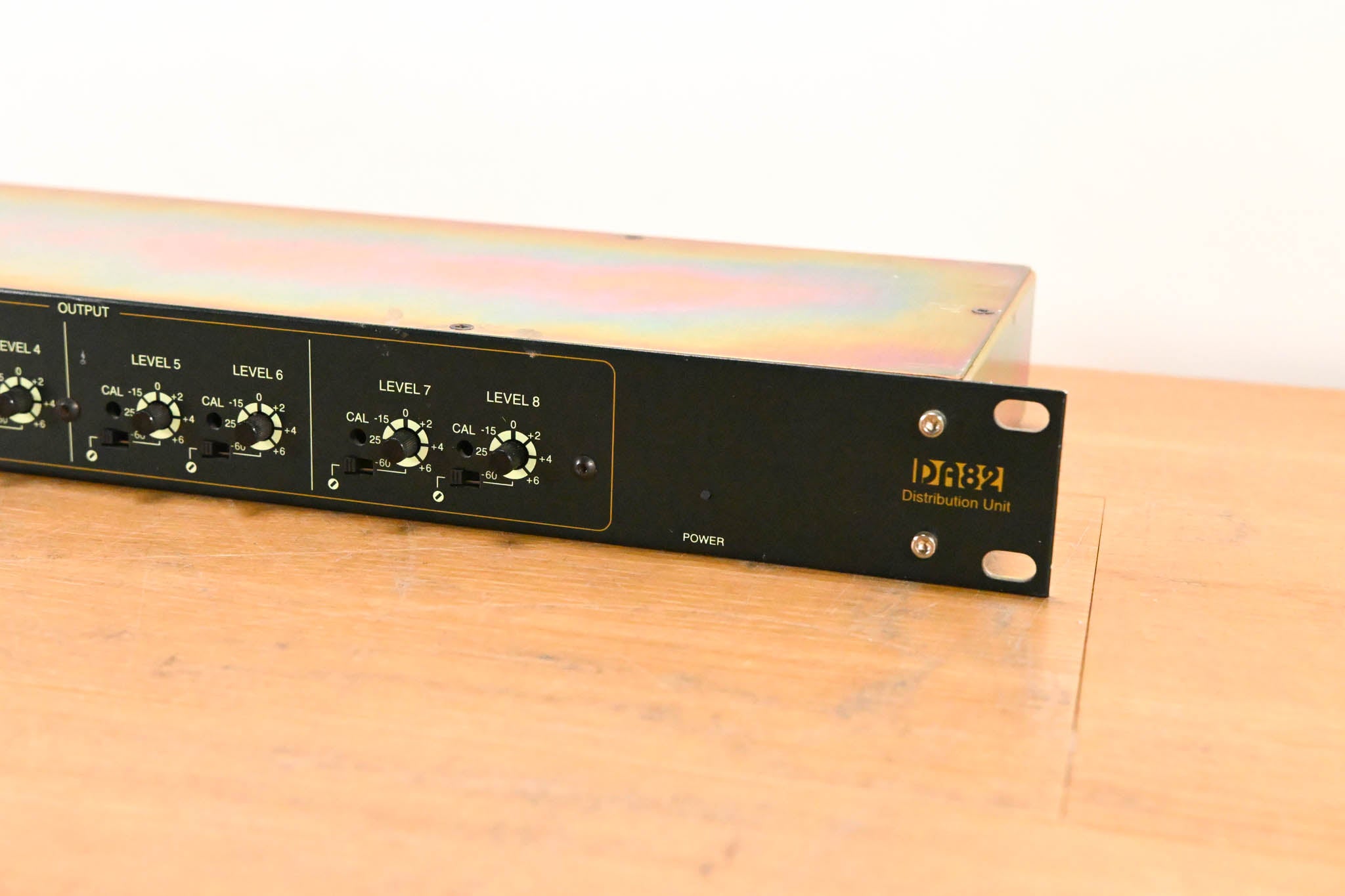 LA Audio DA82 1x8 Mono/2x4 Stereo Distribution Amplifier