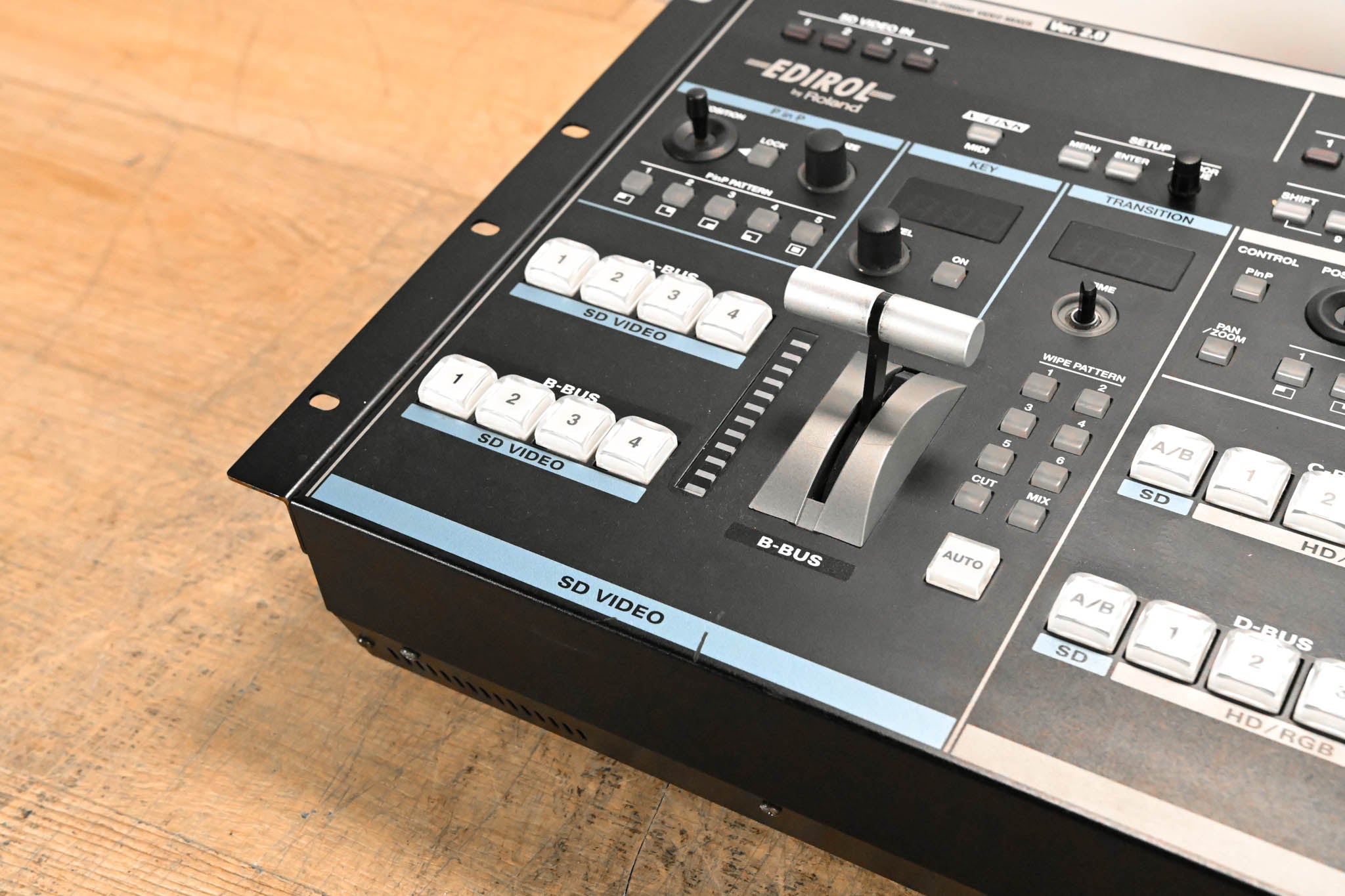 Roland V-440HD Multi-Format Video Mixer and Switcher (VERSION 2)