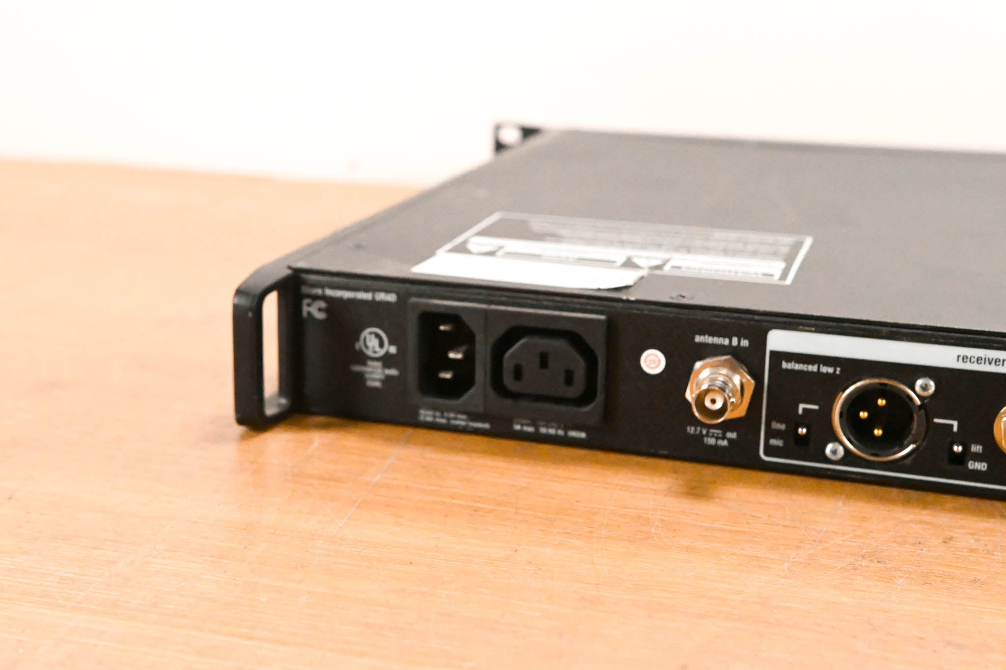 Shure UR4D Dual Wireless Receiver with one UR1 Bodypack - G1