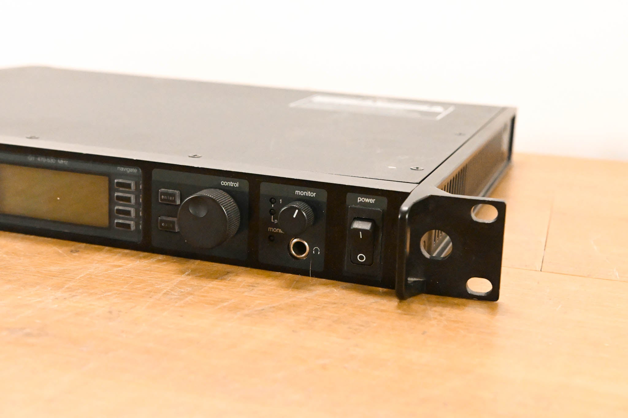 Shure UR4D Dual Wireless Receiver - G1 Band - 470-530 MHz