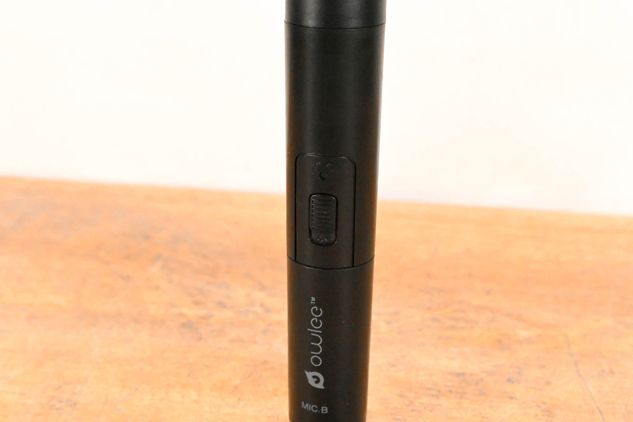 Owlee VHF Wireless Microphone - 222.00 MHz