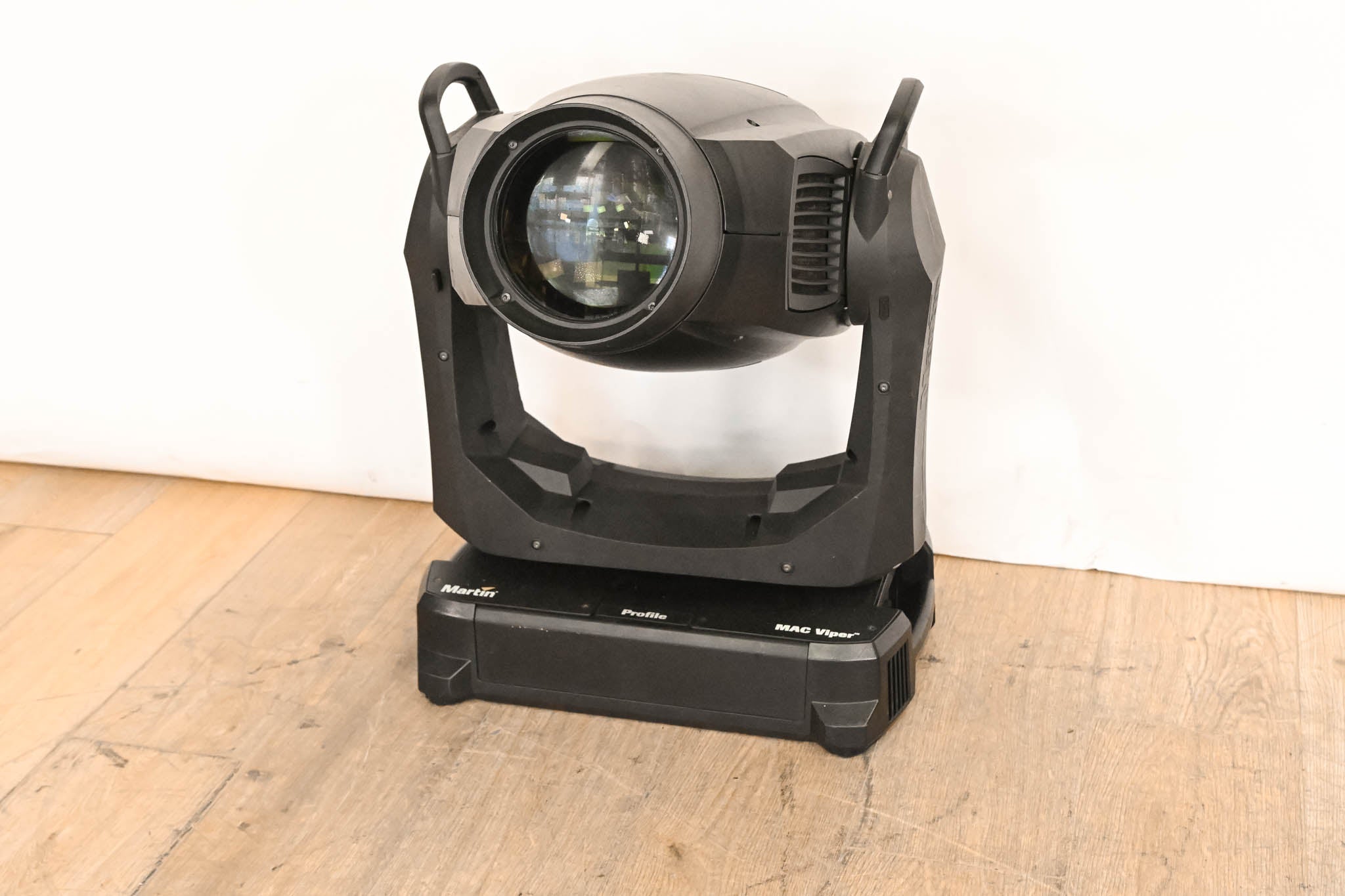 Martin MAC Viper Profile High Output Discharge-Based Moving Light