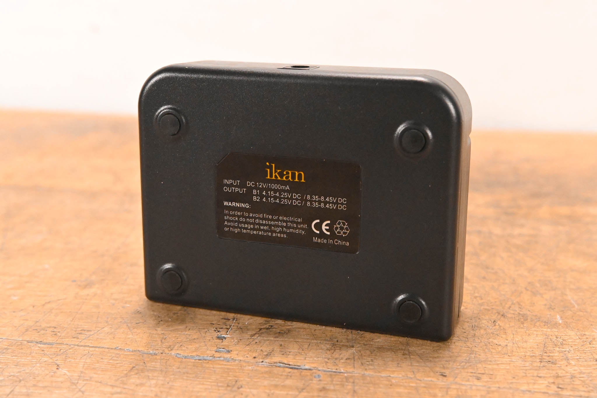 Ikan OYB240 Onyx 240 Bi-Color On-Camera LED Light w/ Accessories