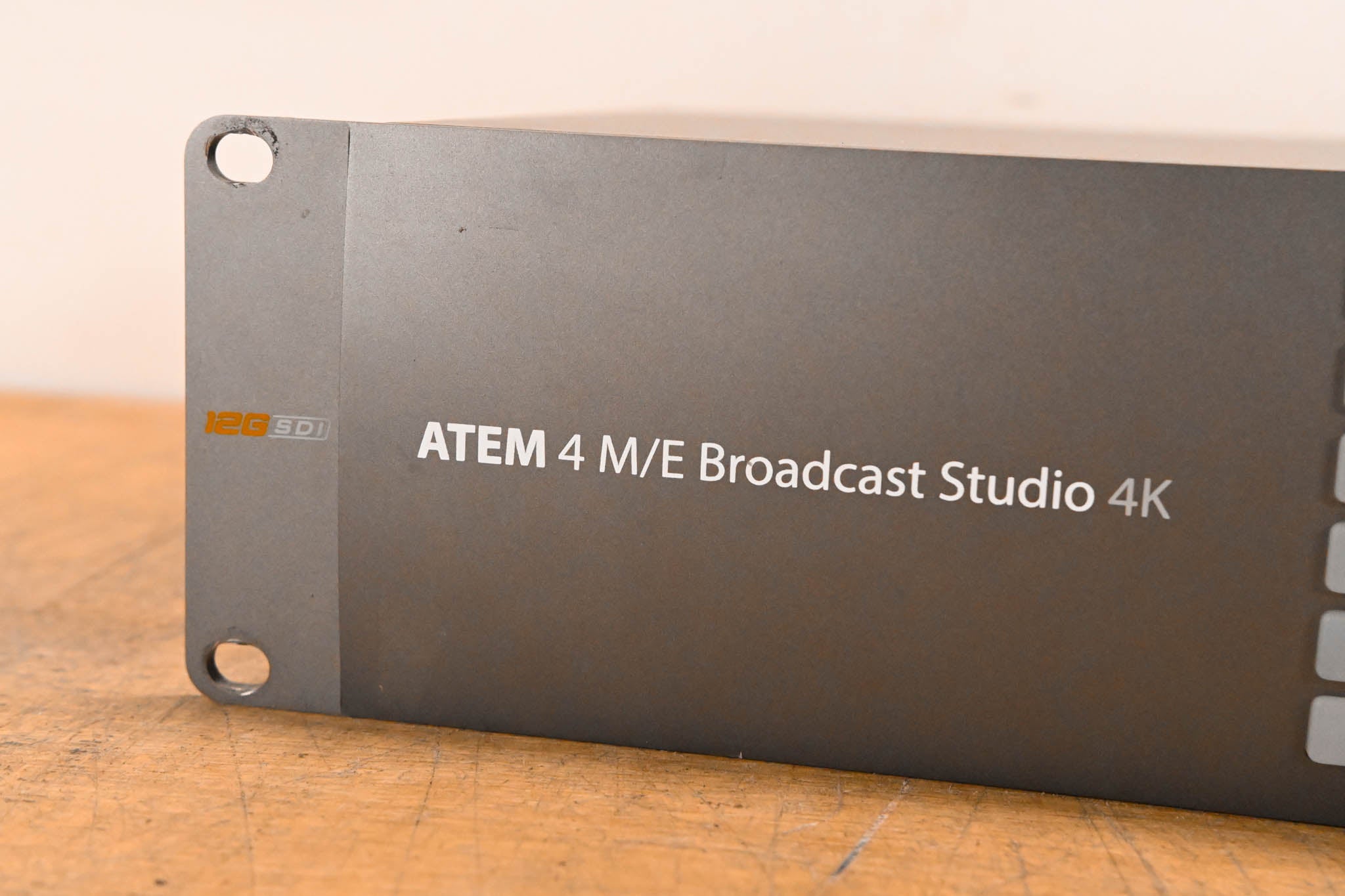 Blackmagic Design ATEM 4 M/E Broadcast Studio 4K